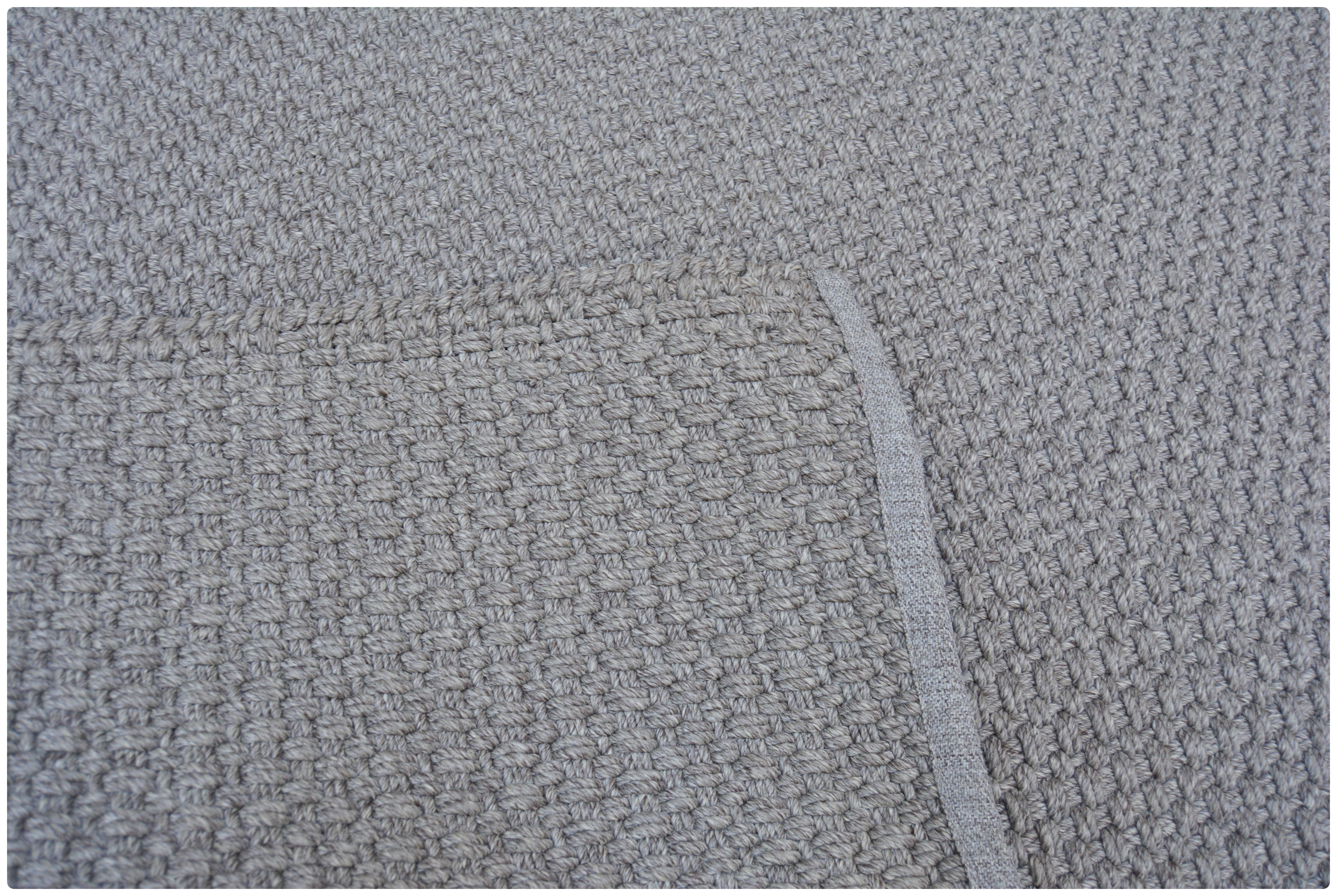 Machine Made Reversible Sisal Rug from The Rug Gallery EBTH