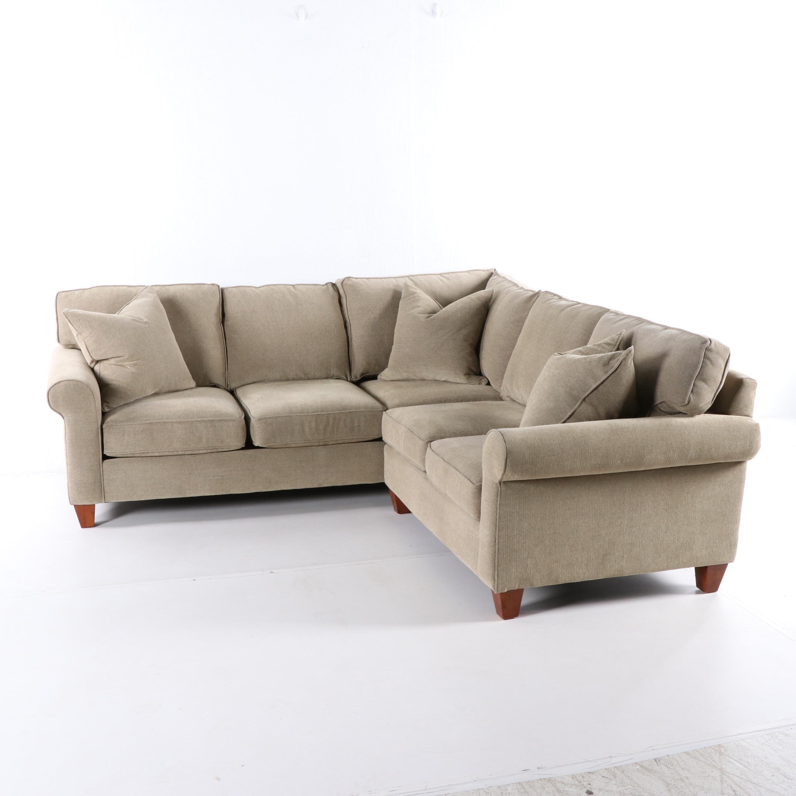 Haverty's Furniture Corey Grey FabricUpholstered Sectional Sofa