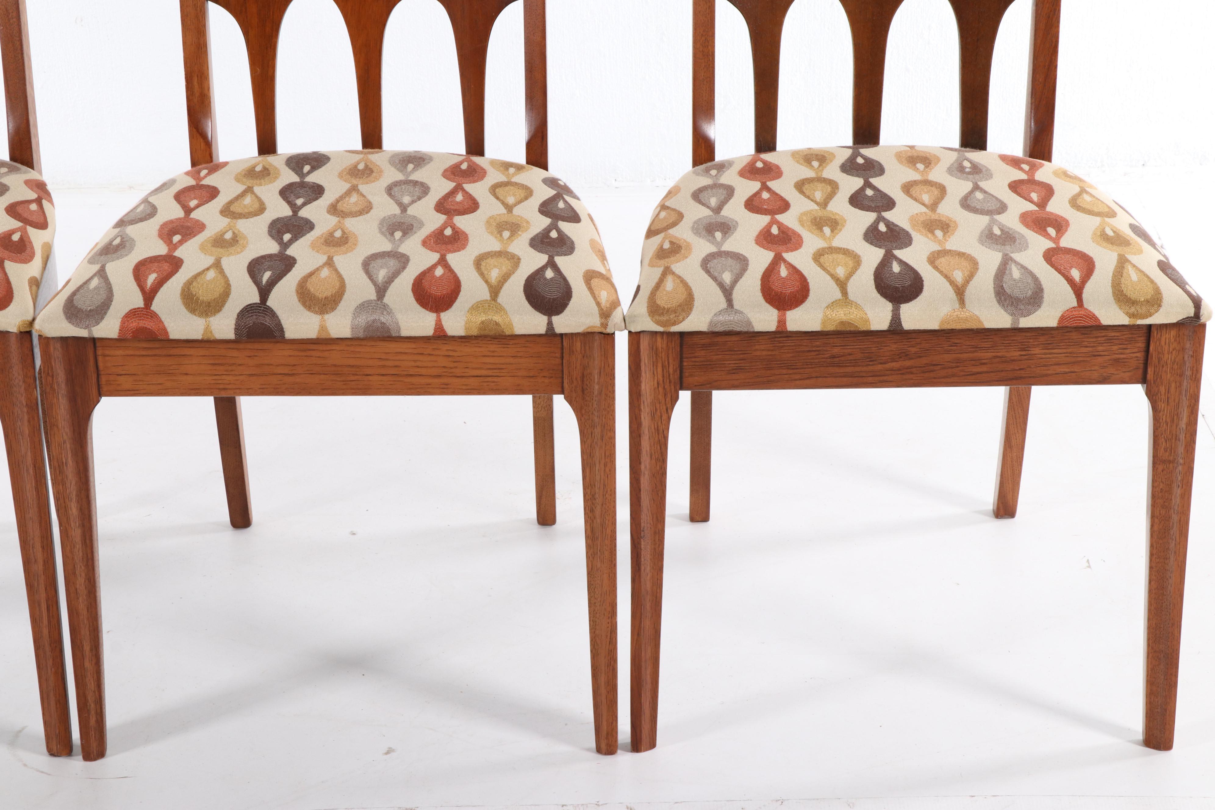 Broyhill Brasilia Walnut Side Chairs Set Of Four Mid 20th Century EBTH   1559152020711 025a5d84560c8f00fca1fd181710b7c73c6440623b63625fa96b1f016ad36ea5.JPG