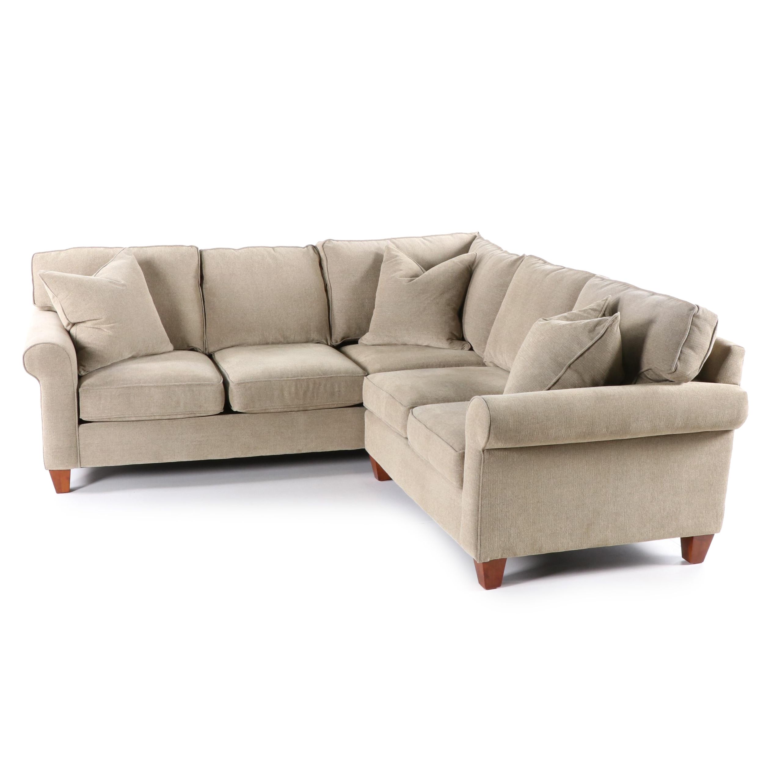 Haverty's Furniture Corey Grey FabricUpholstered Sectional Sofa