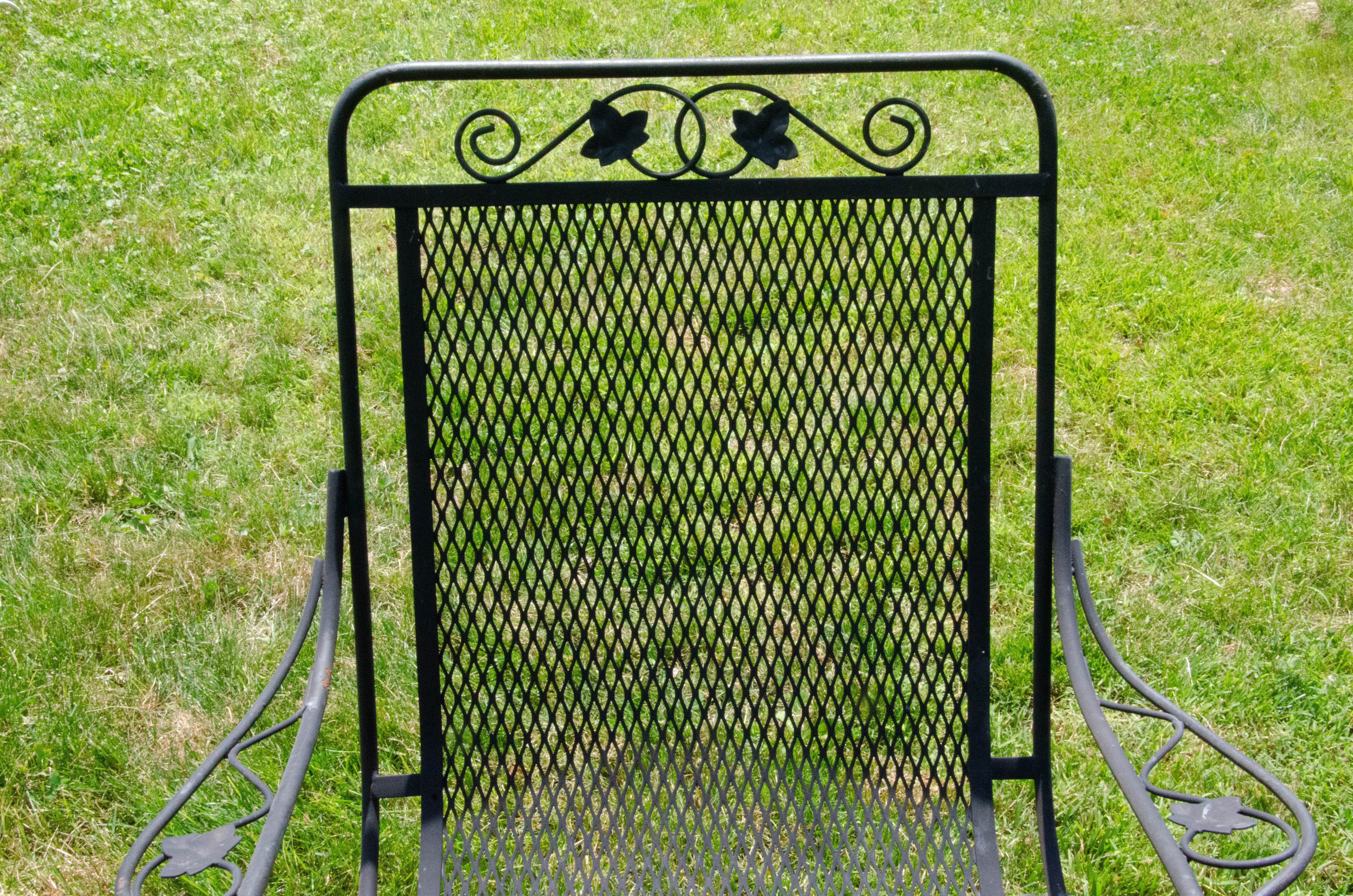 Wrought Iron Mesh Patio Chairs and Accent Table EBTH