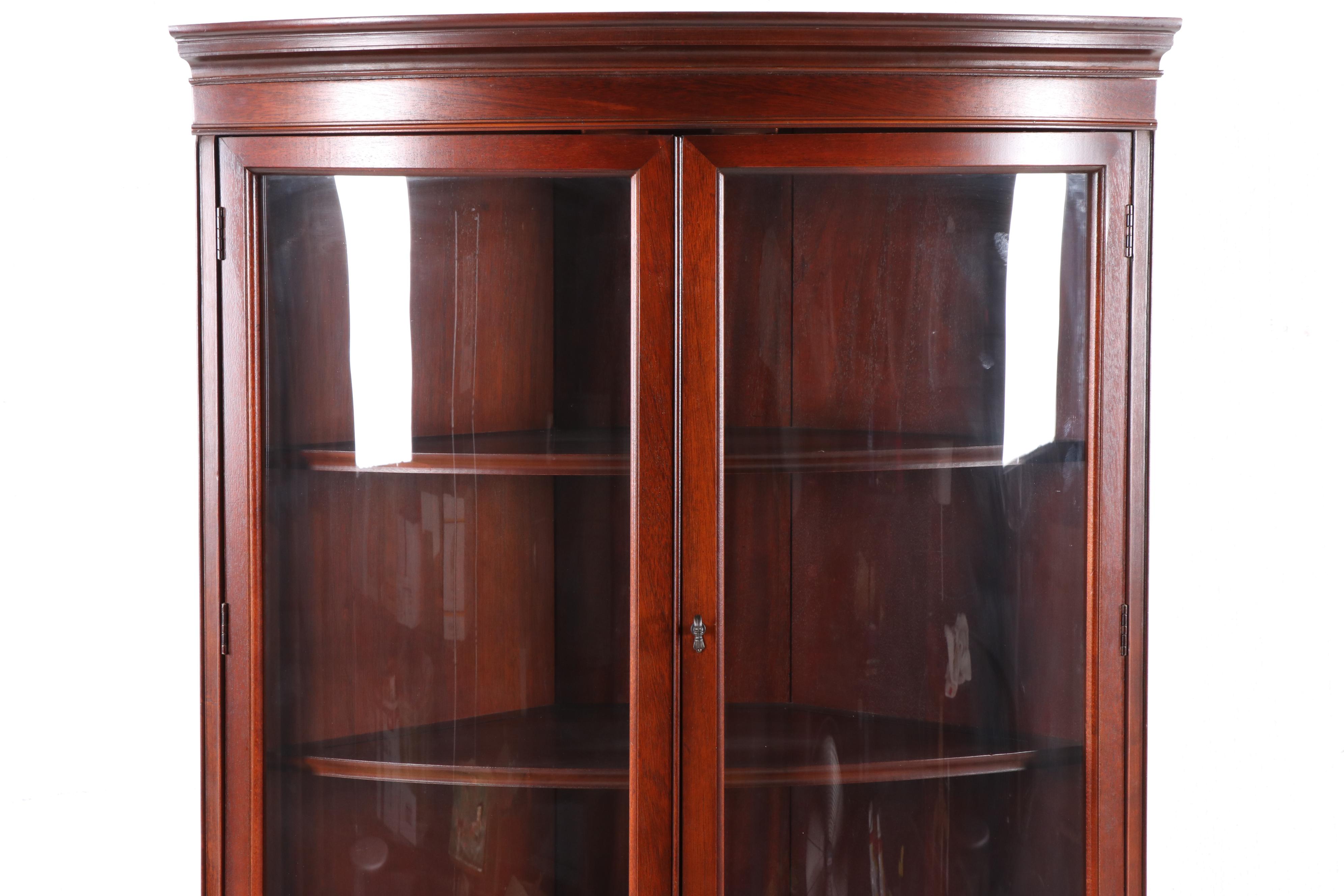 Bassett Furniture Industries "Old Shirley Monticello" Mahogany Corner