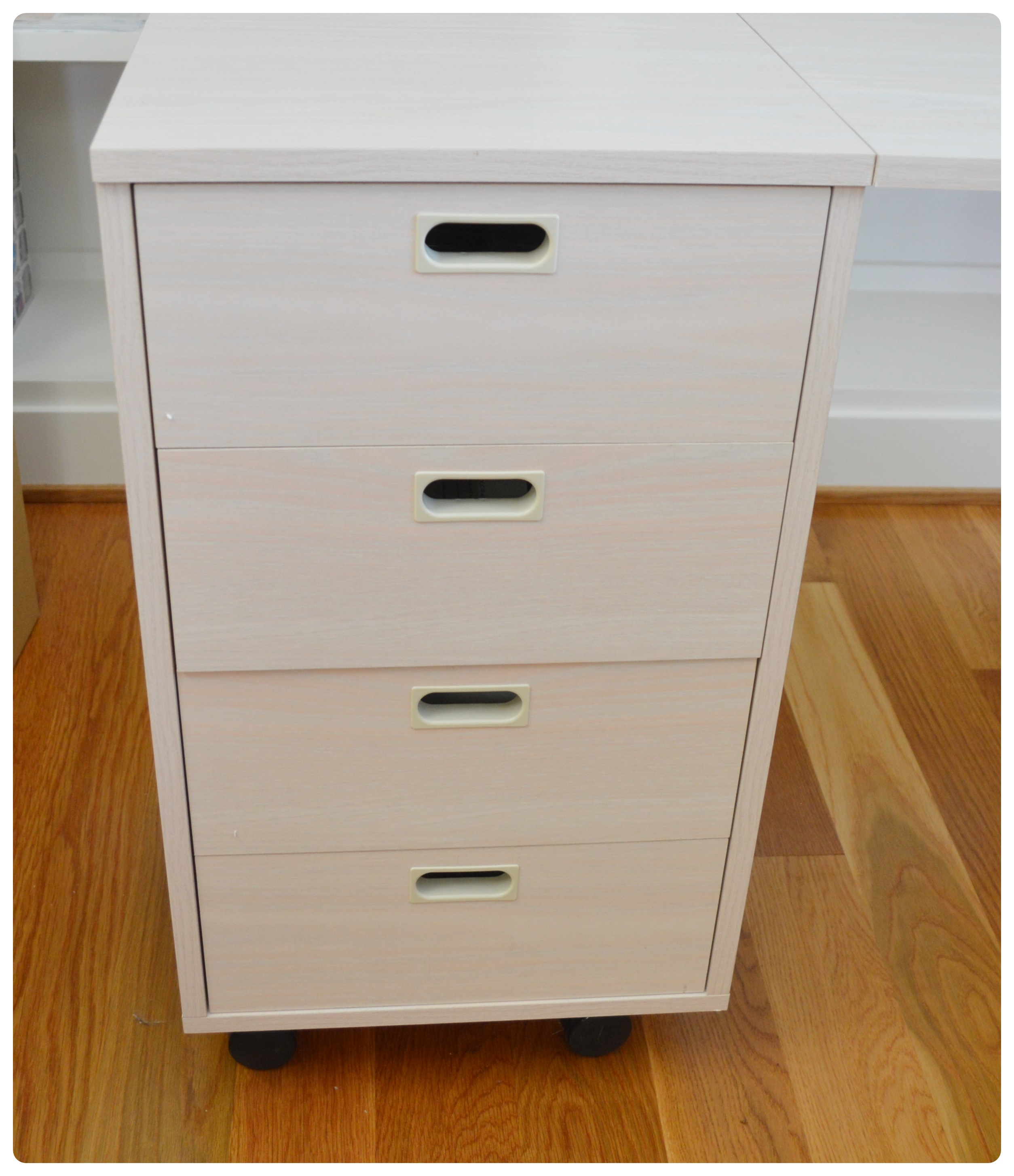 Koala Australian Sewing Station with Storage Caddies EBTH