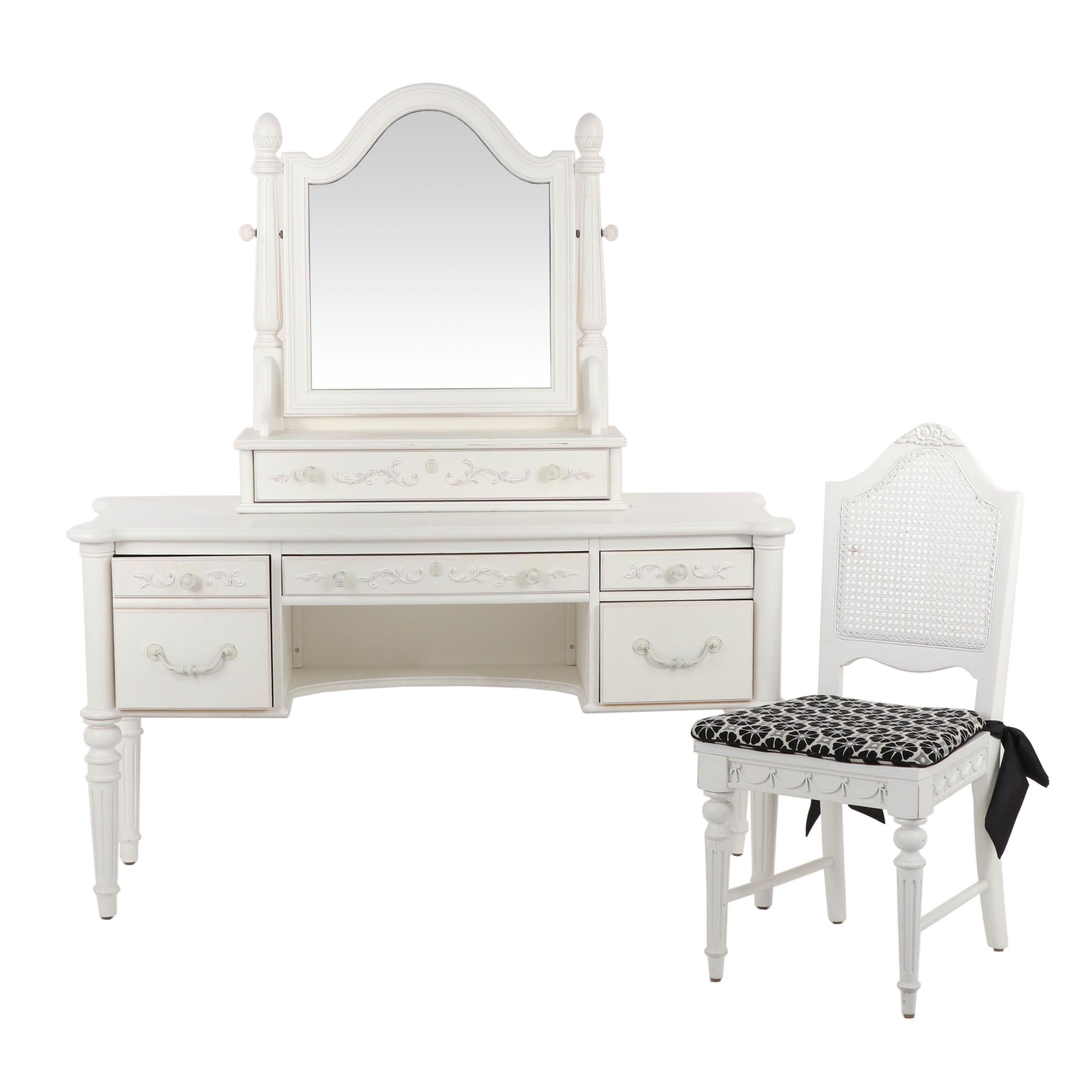 Young America By Stanley Furniture Vanity Table With Chair Late