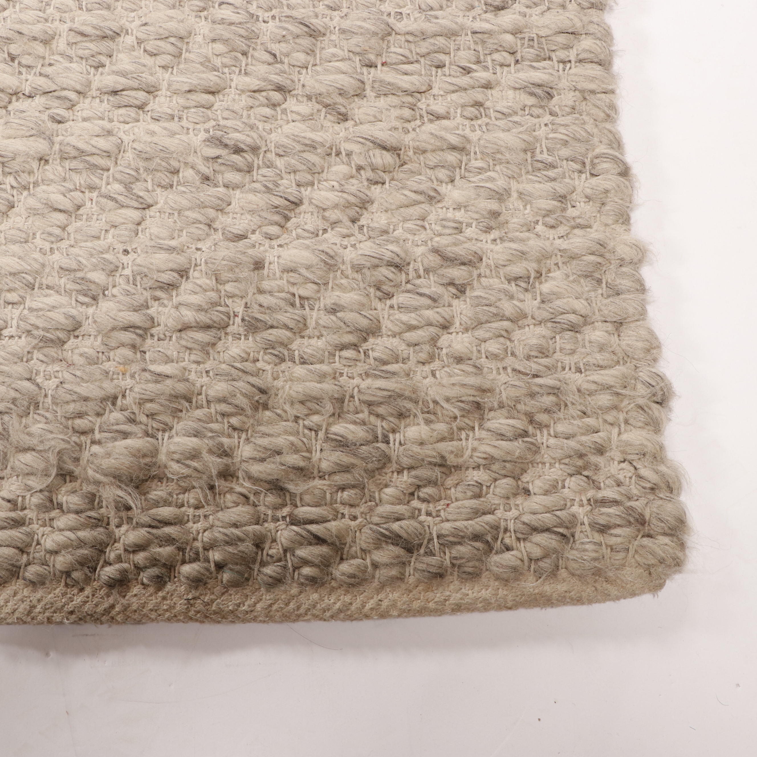 Restoration Hardware Chunky MiniDiamond Wool Blend Area Rug EBTH