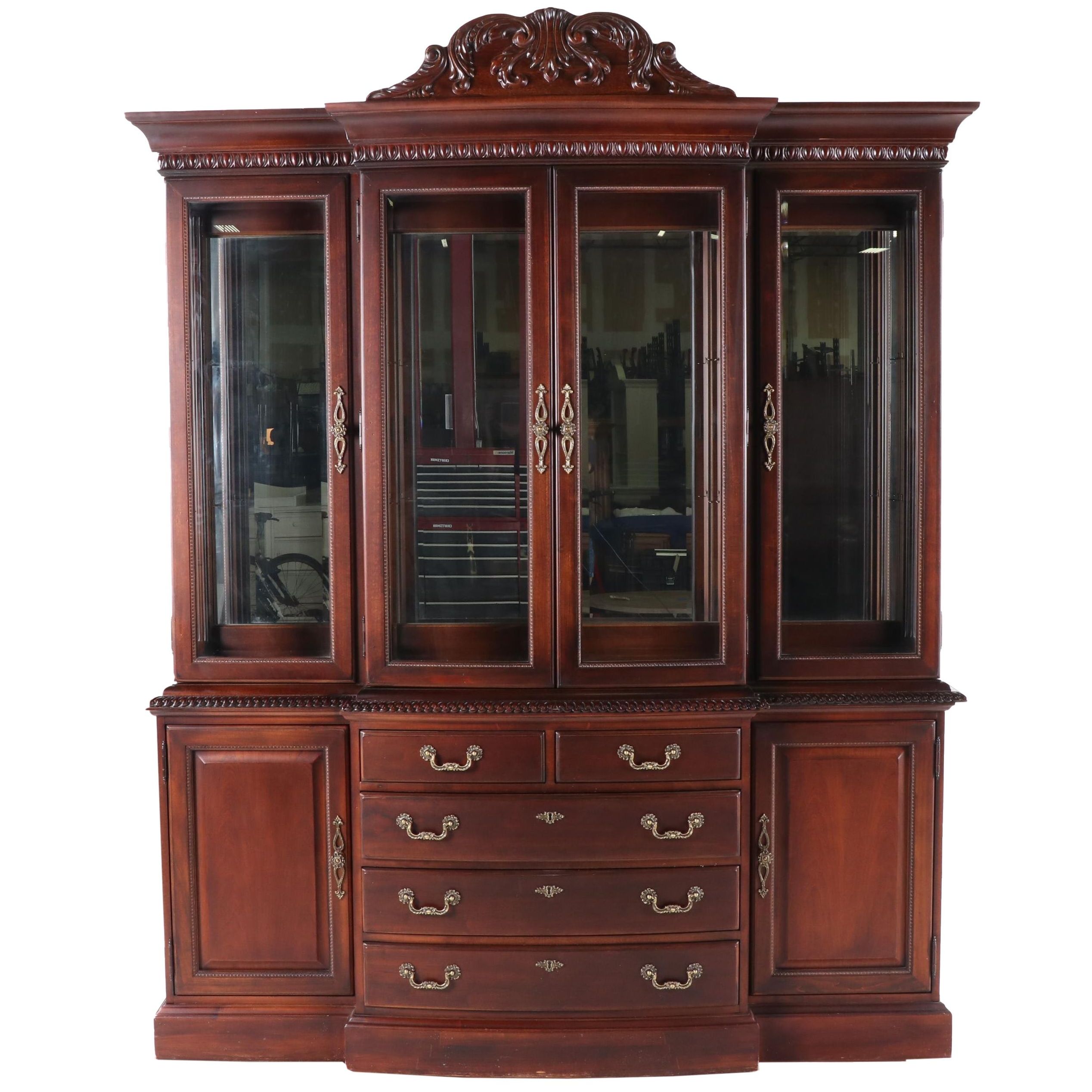 Contemporary Thomasville Furniture Cherry Finish Lighted China