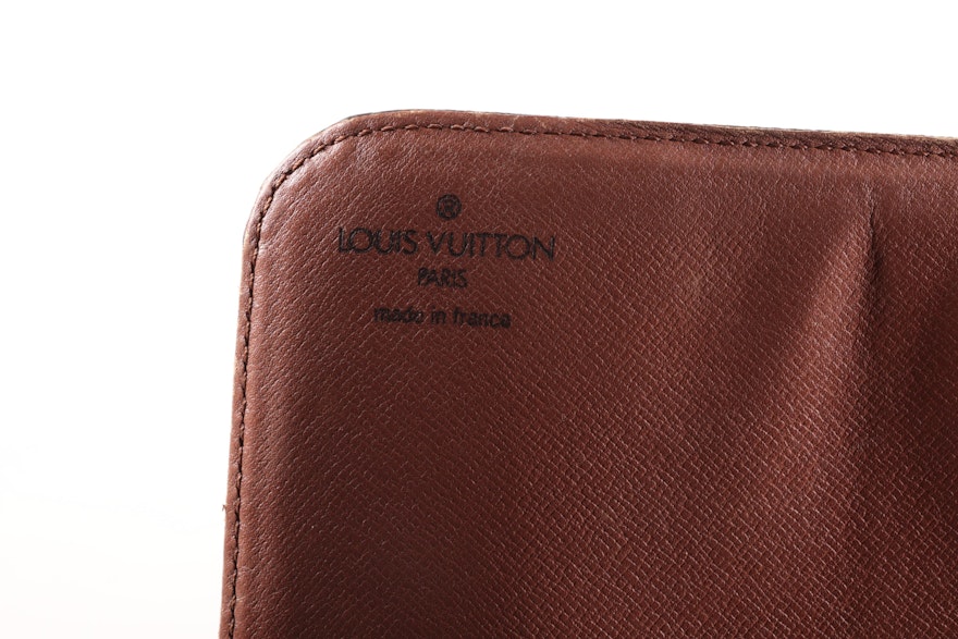 Louis Vuitton Greige Leather Lockme Zippy Coin Purse - Yoogi's Closet