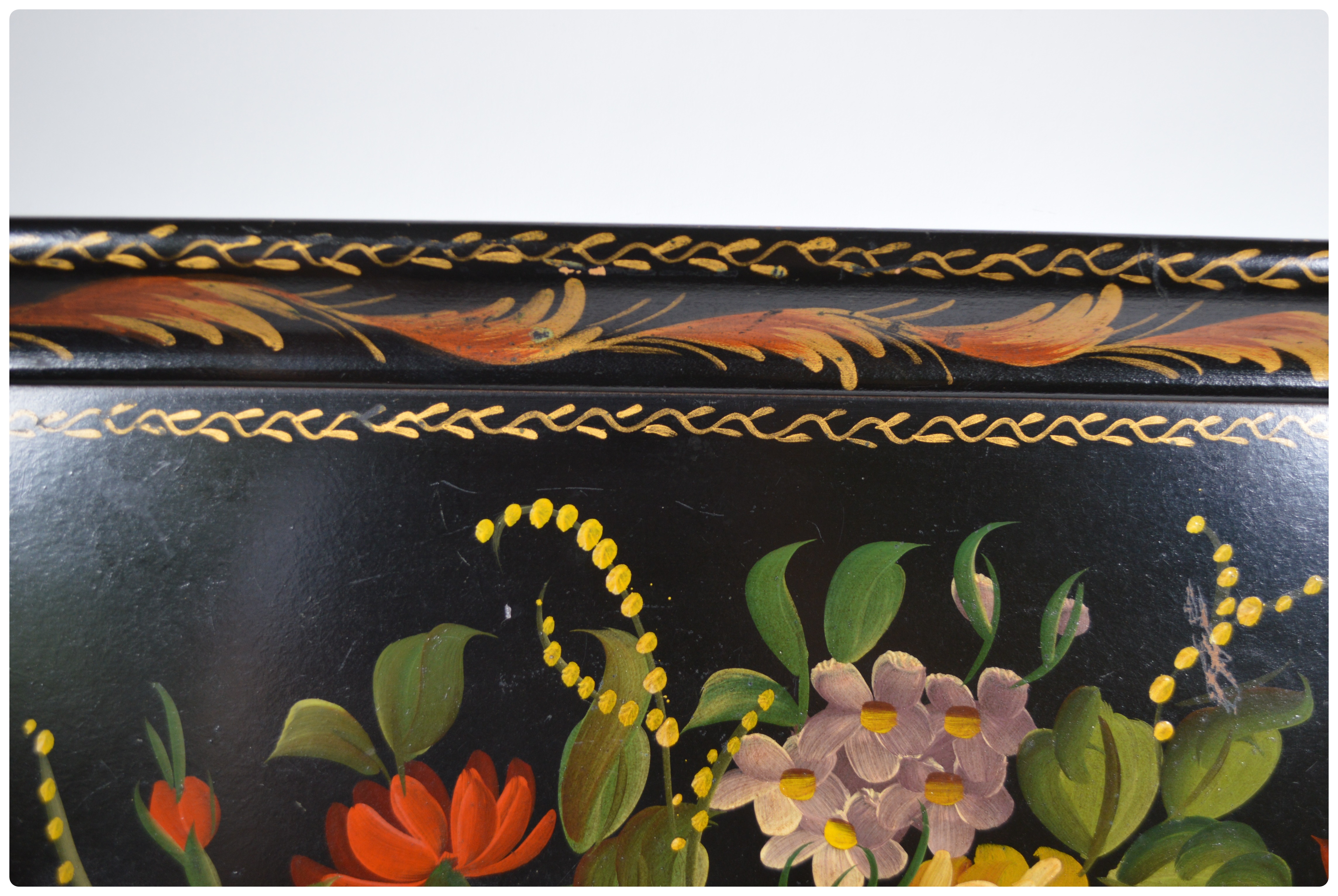 Tole Style Hand Painted Wooden Tray With Floral Motif Early 20th   DSC 0289.JPG