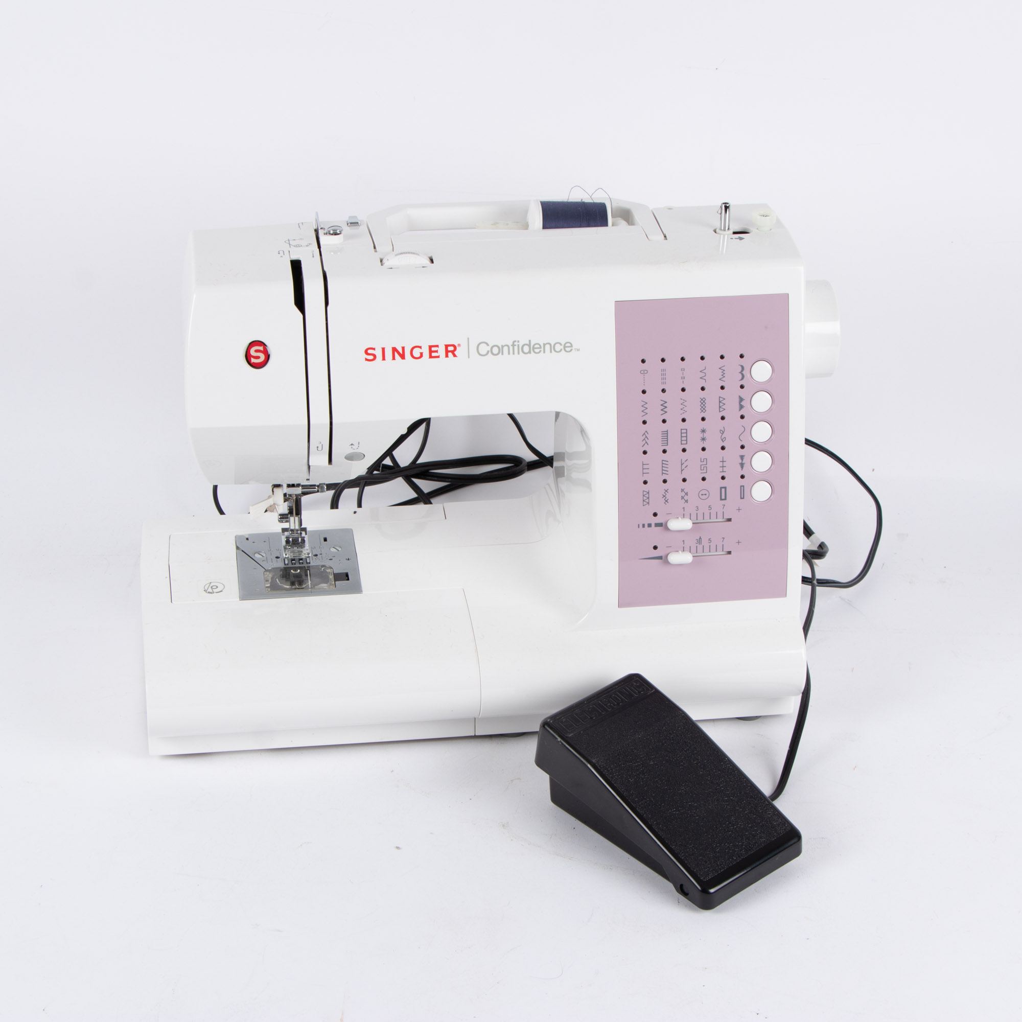 Singer Confidence 7463 Sewing Machine and Sewing Supplies EBTH