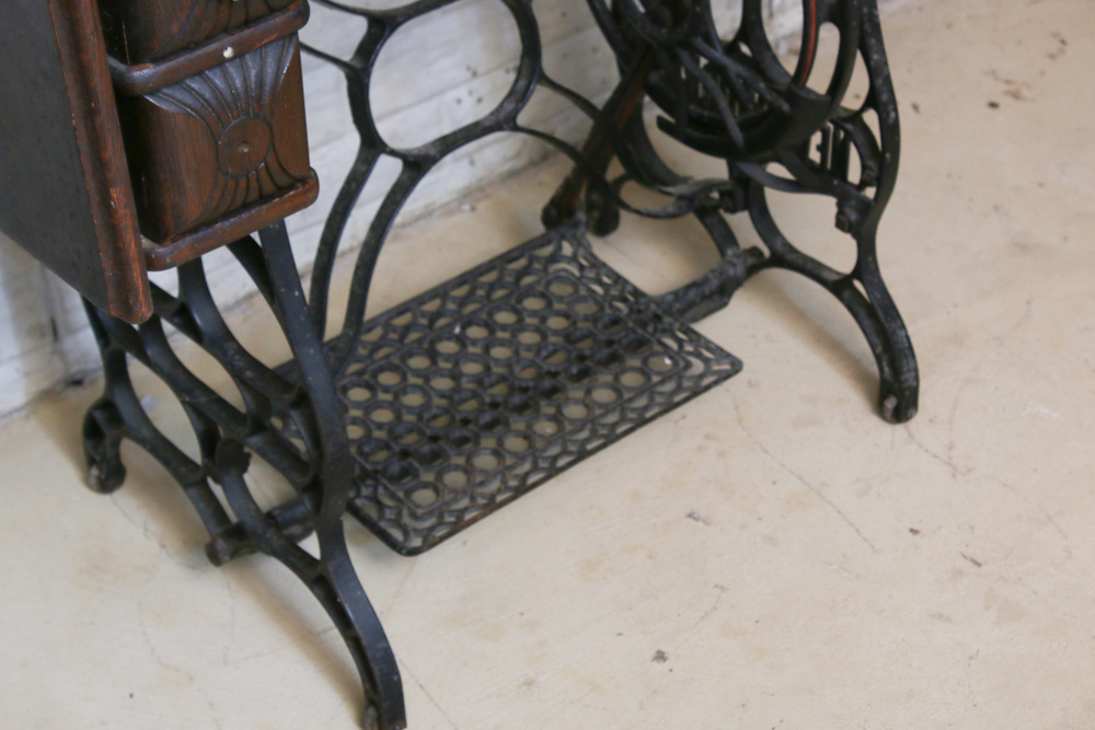 Foley & Williams New Goodrich Sewing Machine, Late 19th Century EBTH