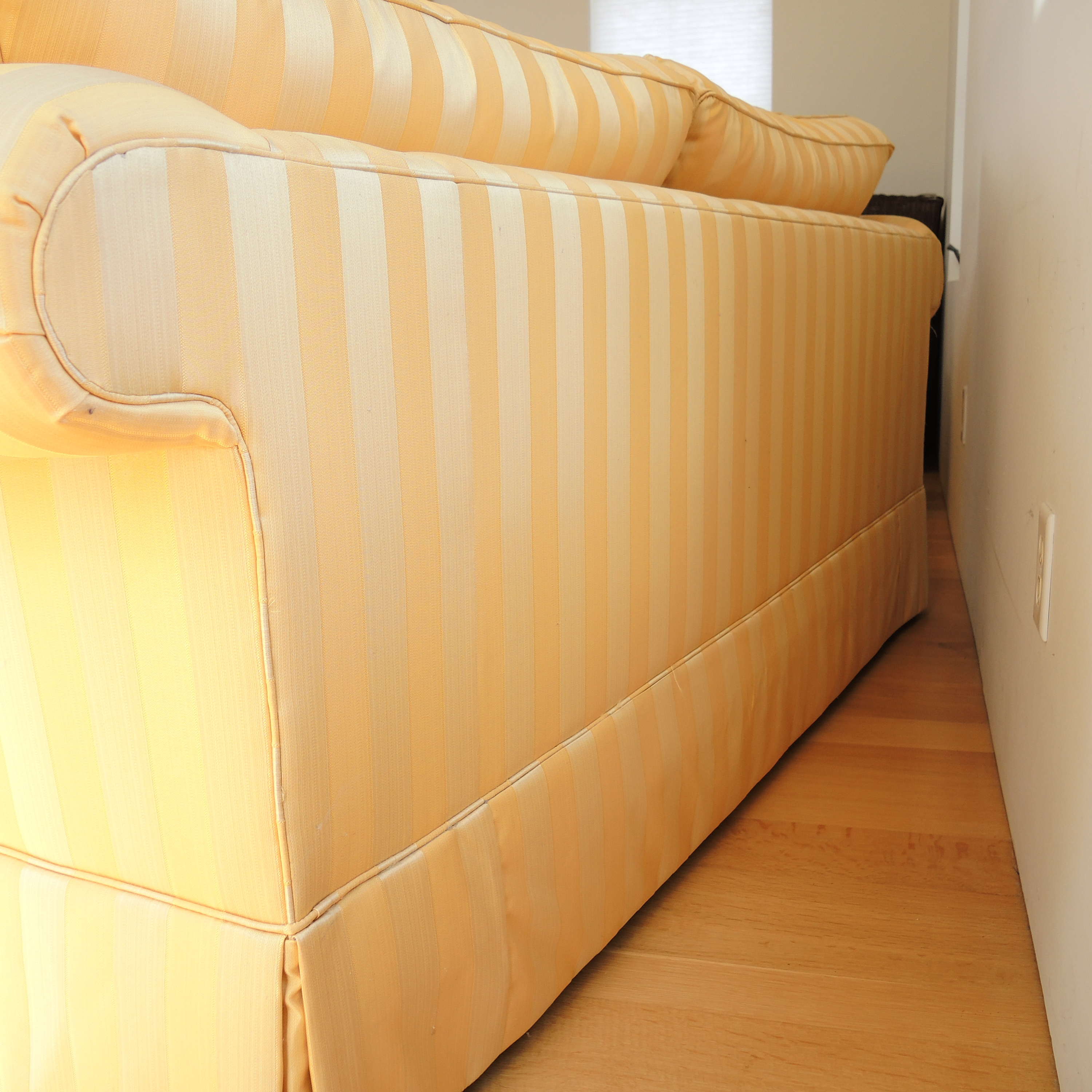 Ethan Allen "Maiden" Striped Loveseat EBTH