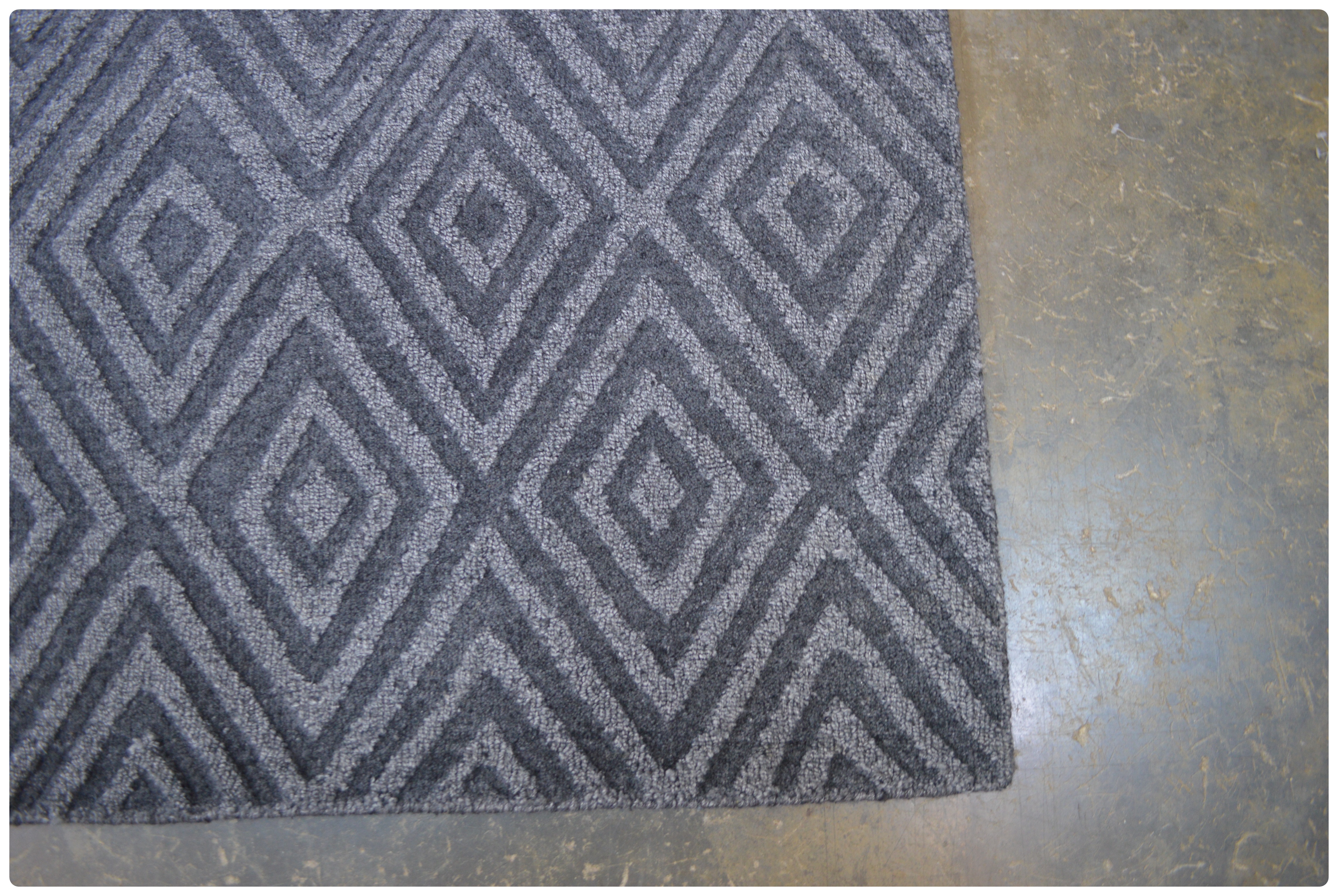 5' x 8' Handwoven Indian Wool/Viscose Area Rug from The Rug Gallery EBTH