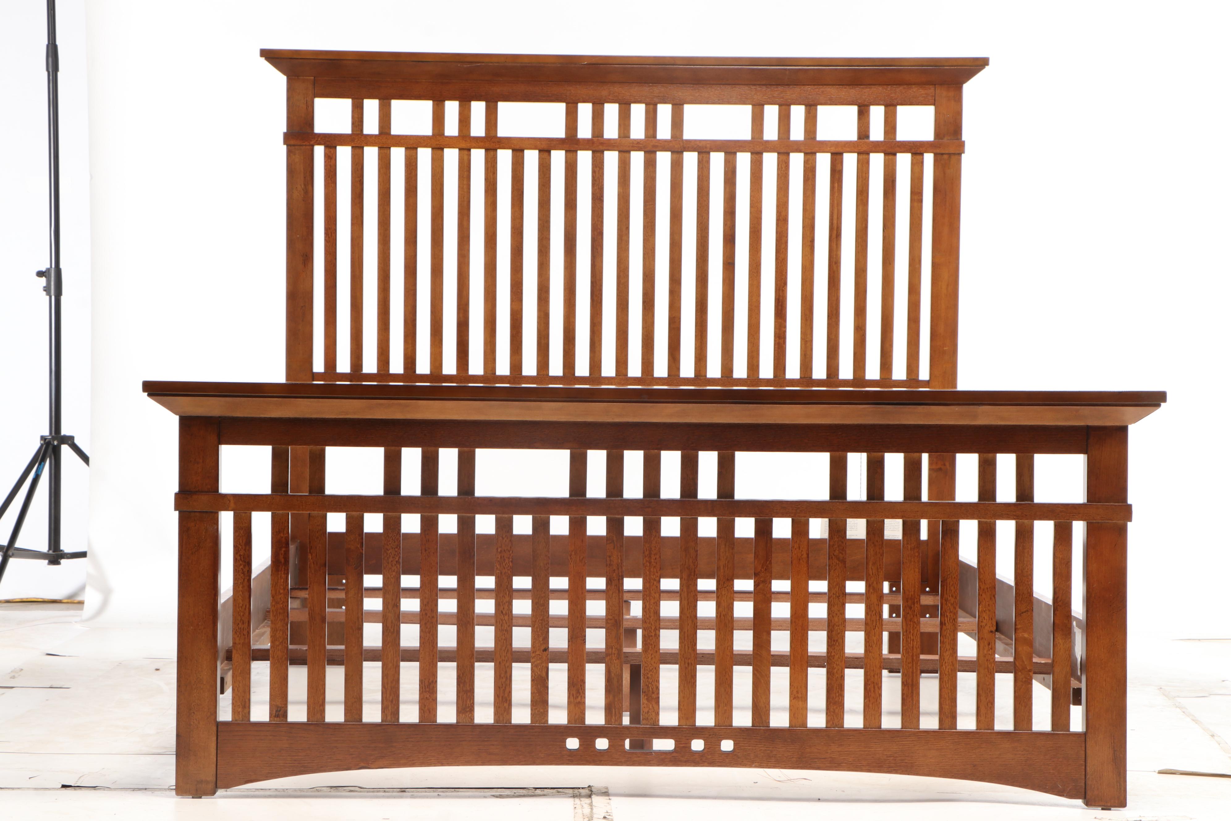 Mission Style Broyhill "Artisan Collection" Oak Queen Size Bed Frame EBTH