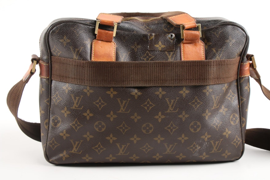 Louis Vuitton Sac Bosphere Messenger Bag in Monogram and Leather | EBTH
