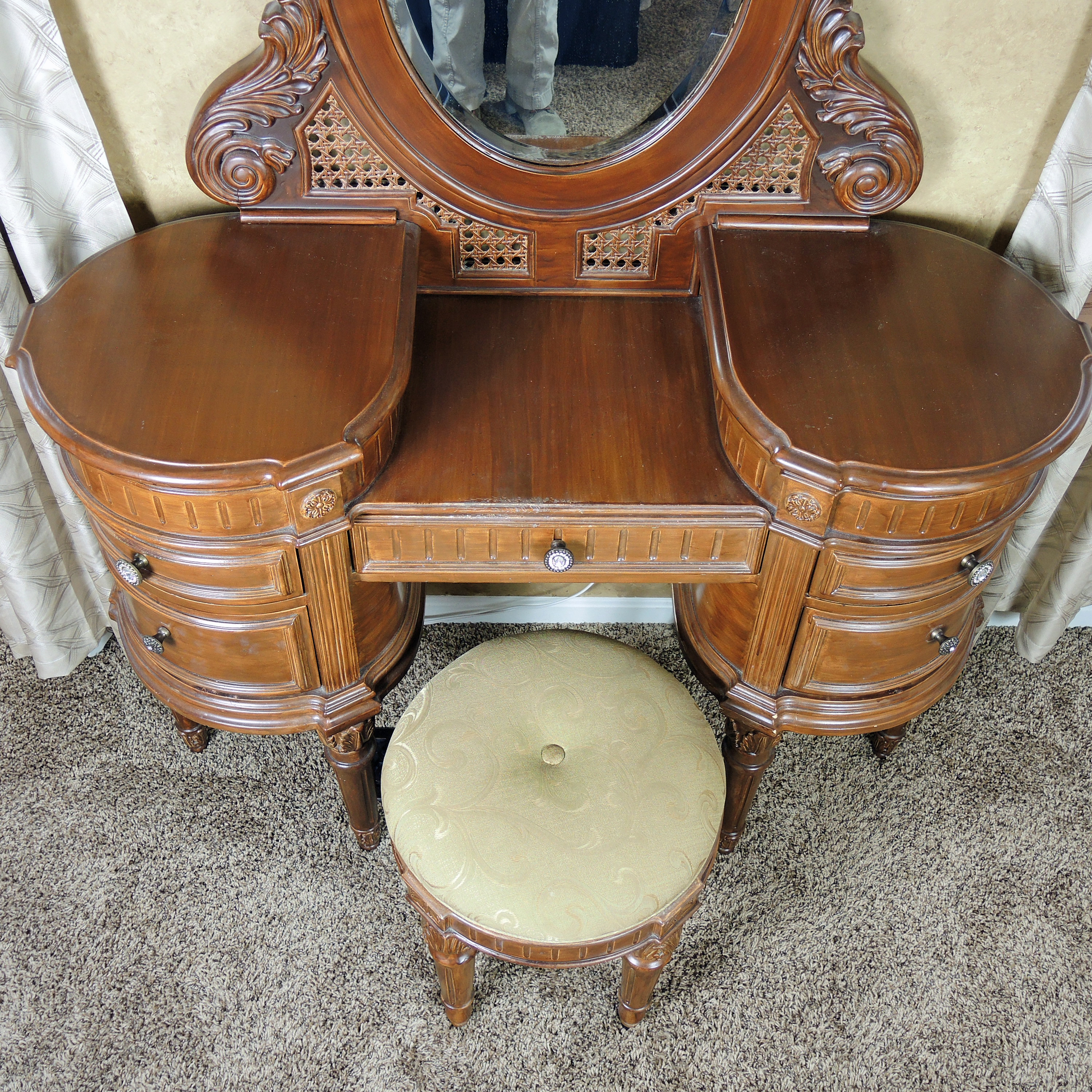 Pulaski Edwardian Style Wooden Vanity, Contemporary EBTH