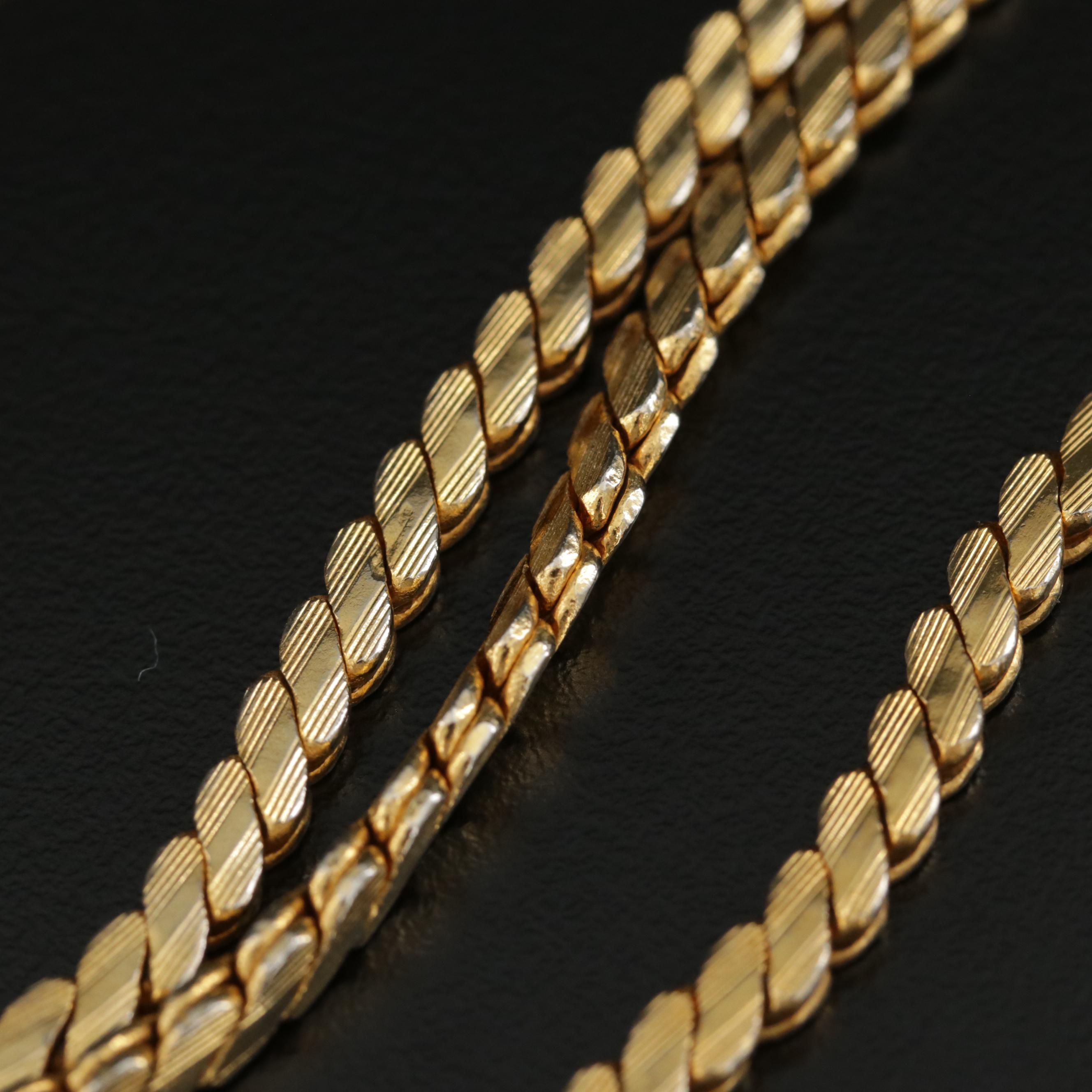 Textured Serpentine Style Chain Necklace EBTH