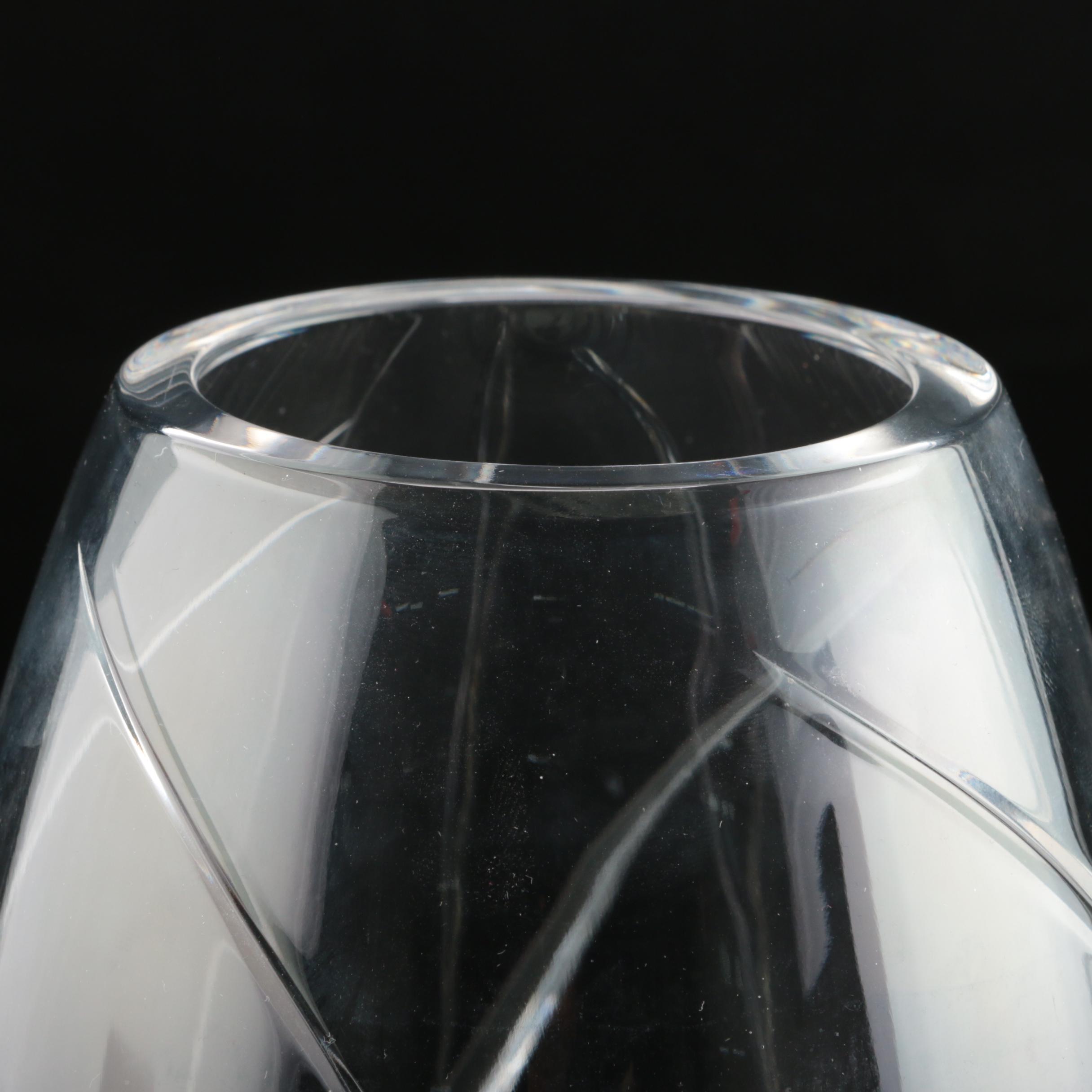 Tiffany & Co. "Swirl Optic" Crystal Flower Vase | EBTH