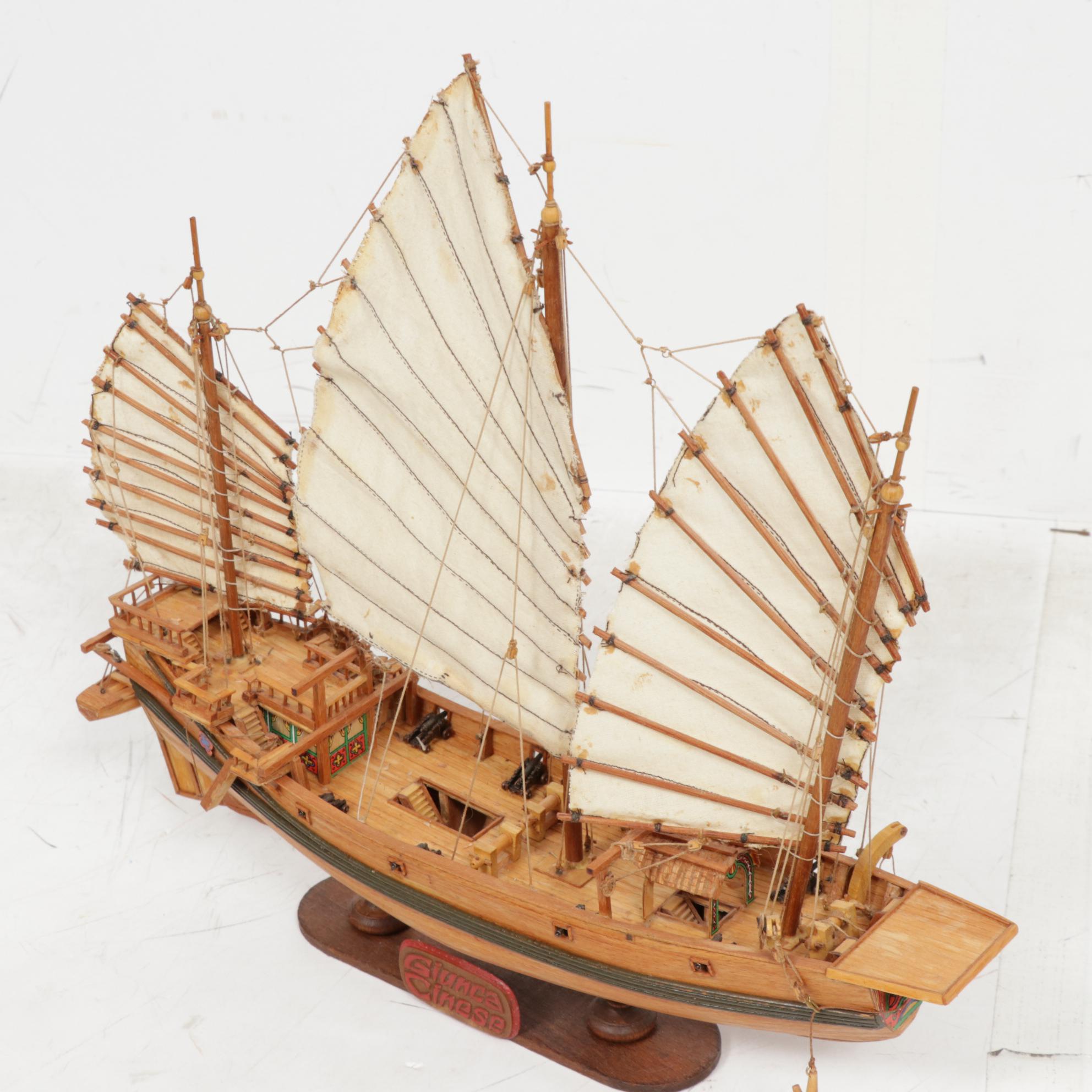 Amati 1421 Chinese Pirate Foochow Junk Ship Model with Custom Case | EBTH