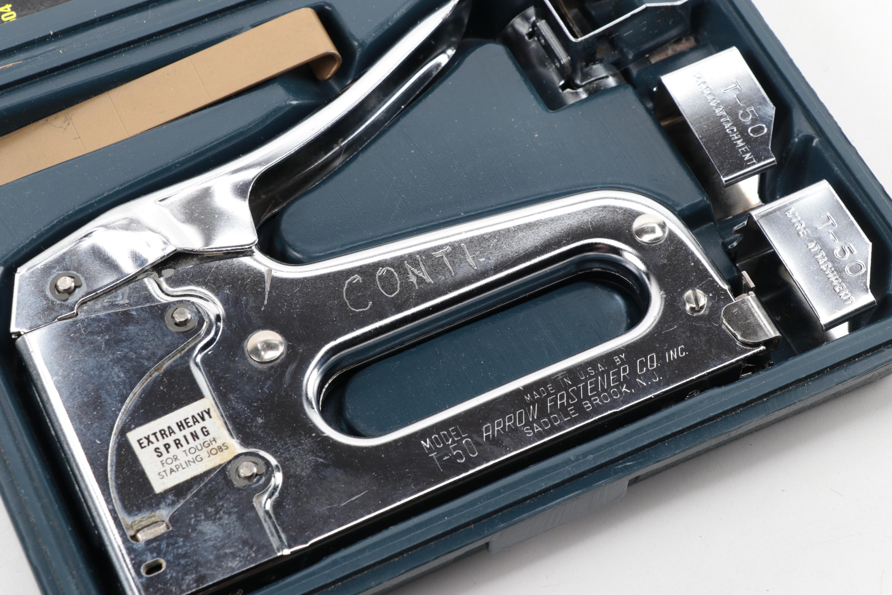 Arrow Staple Gun Kit with Black + Decker Rechargeable Flashlight EBTH