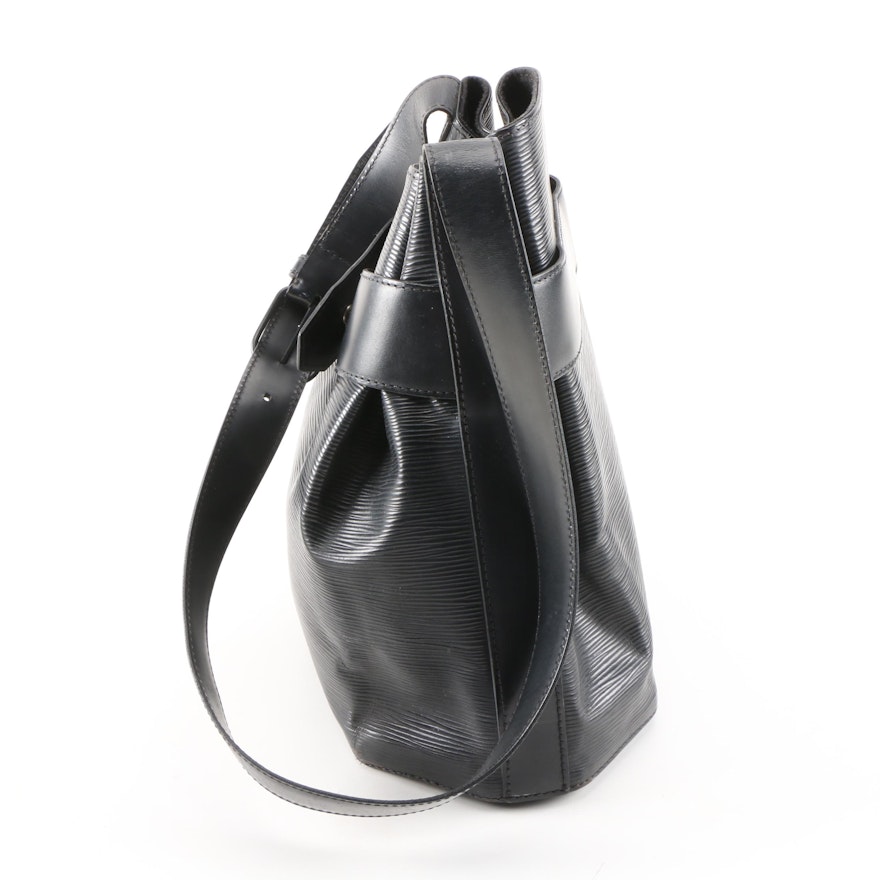 Louis Vuitton Sac d&#39;Epaule in Black Epi Leather | EBTH