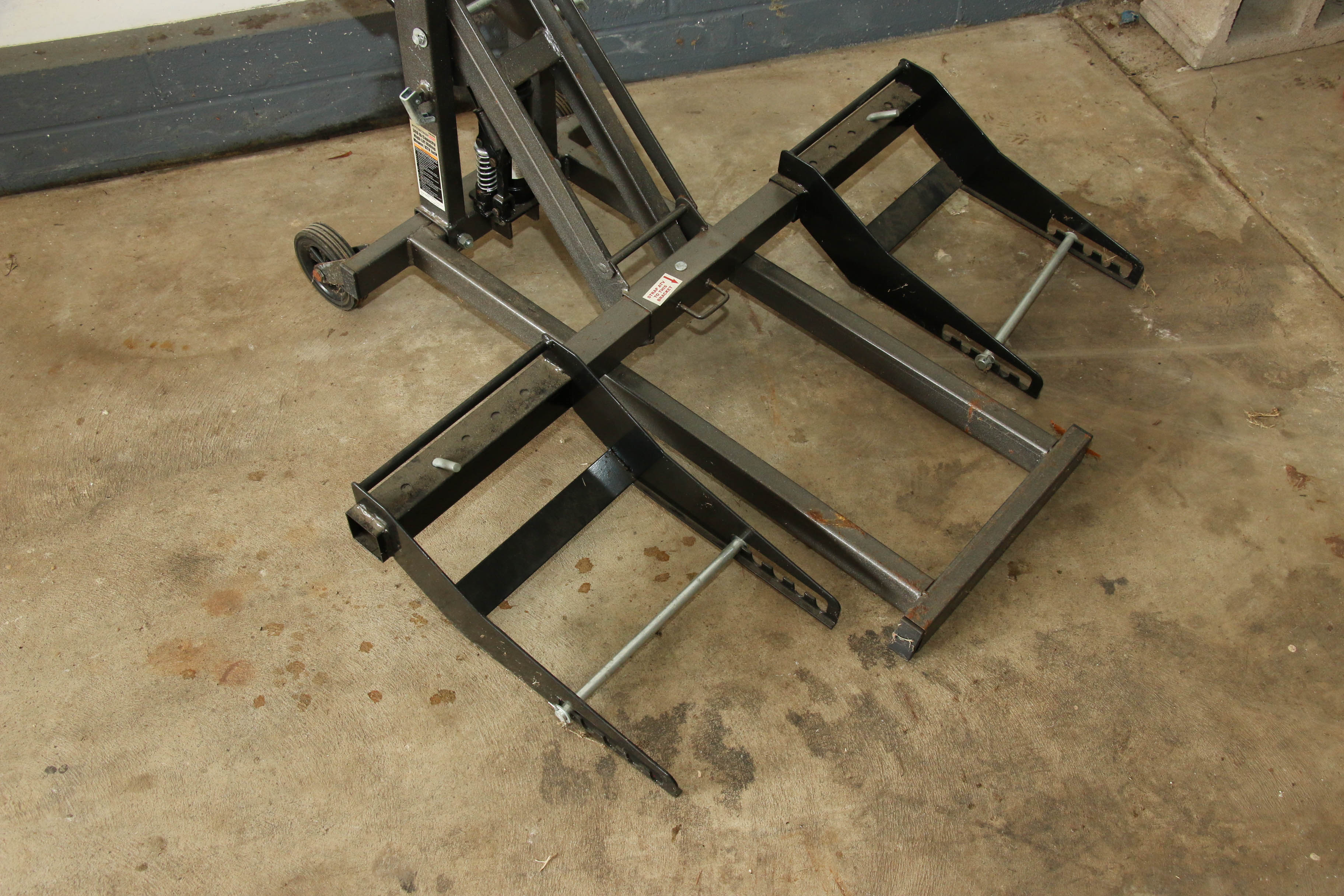 Pittsburgh 300 lb. Capacity High Lift Riding Mower/ATV Jack EBTH