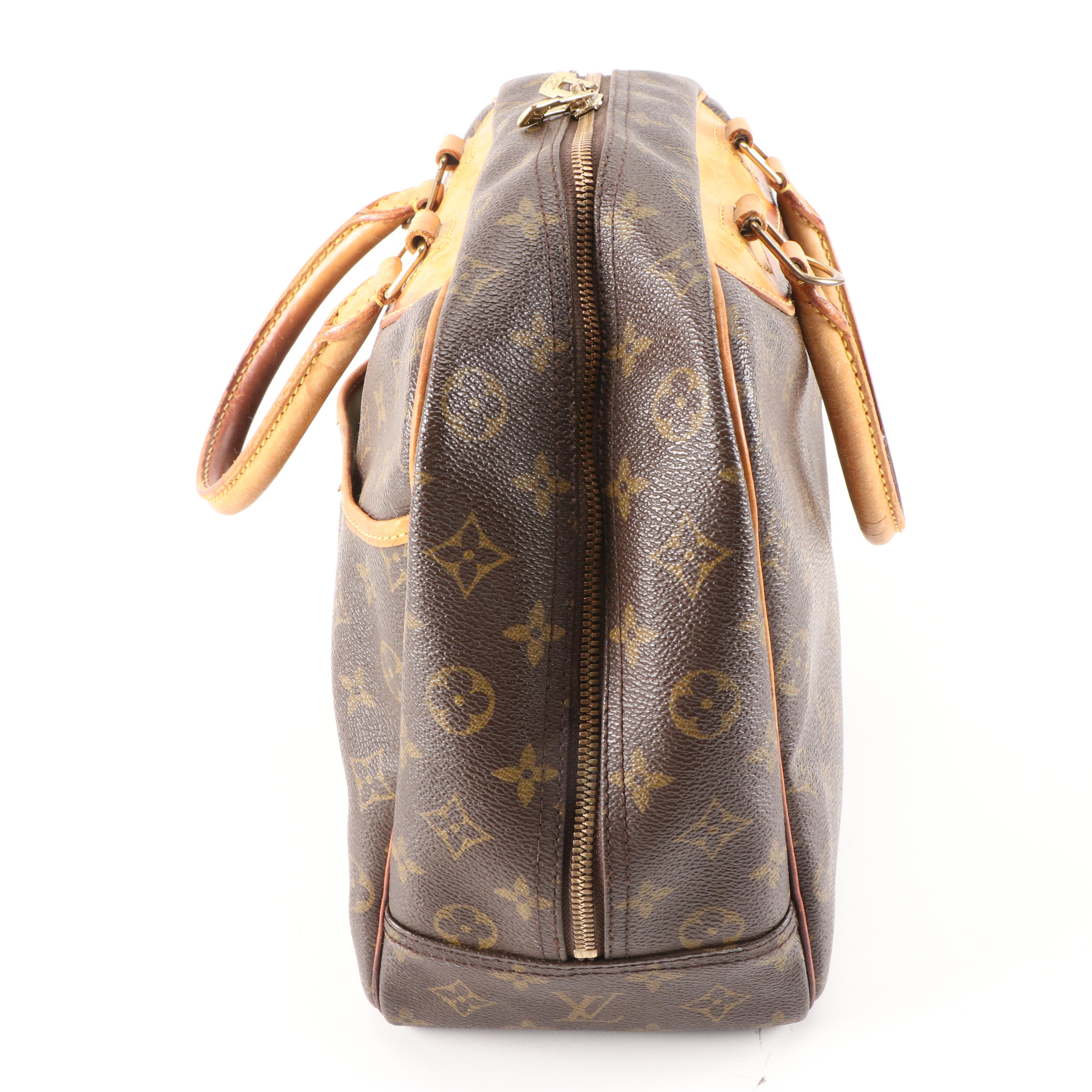 Louis Vuitton Deauville Travel Bag in Monogram Canvas and Vachetta