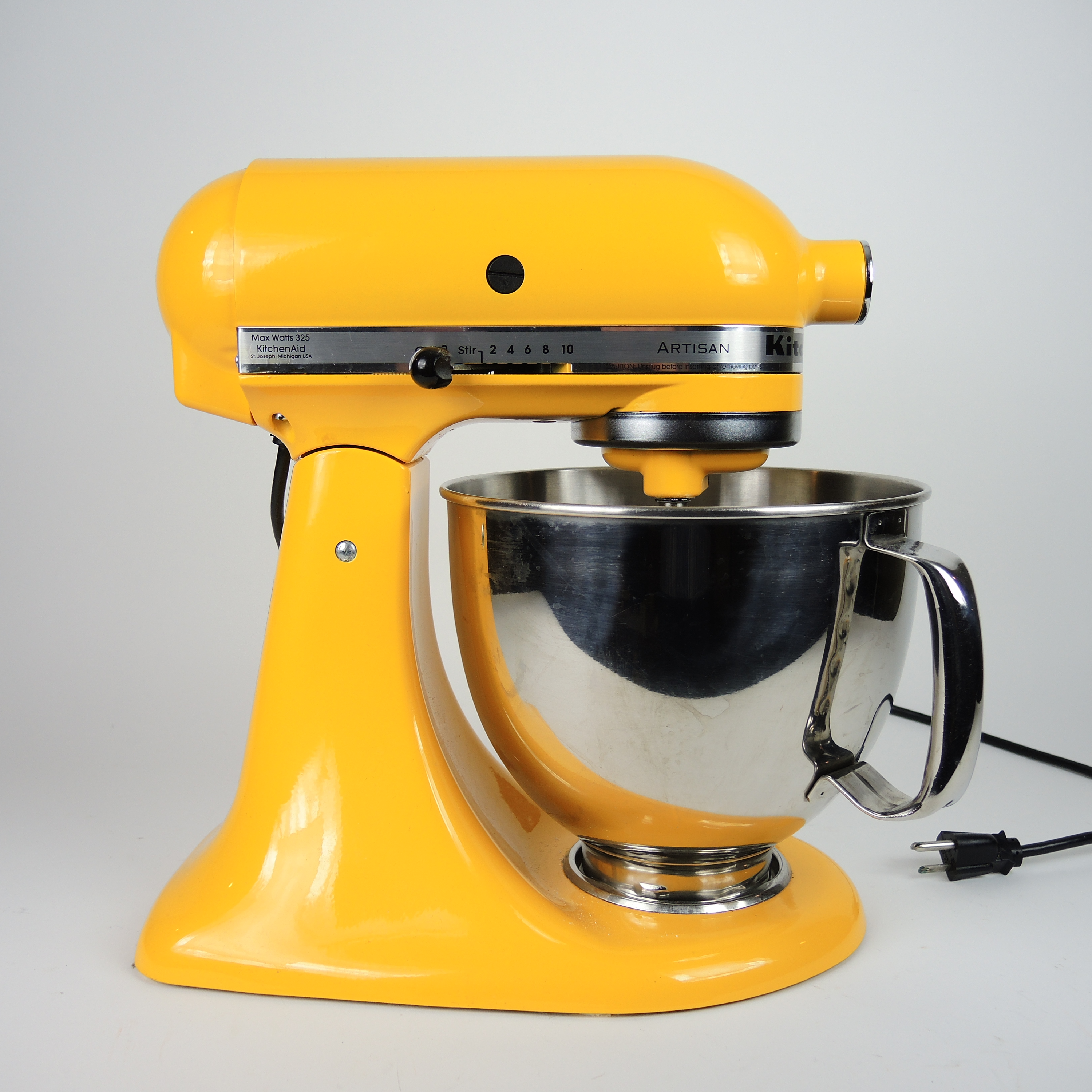 KitchenAid Artisan Series Five-Quart Stand Mixer in Yellow ...