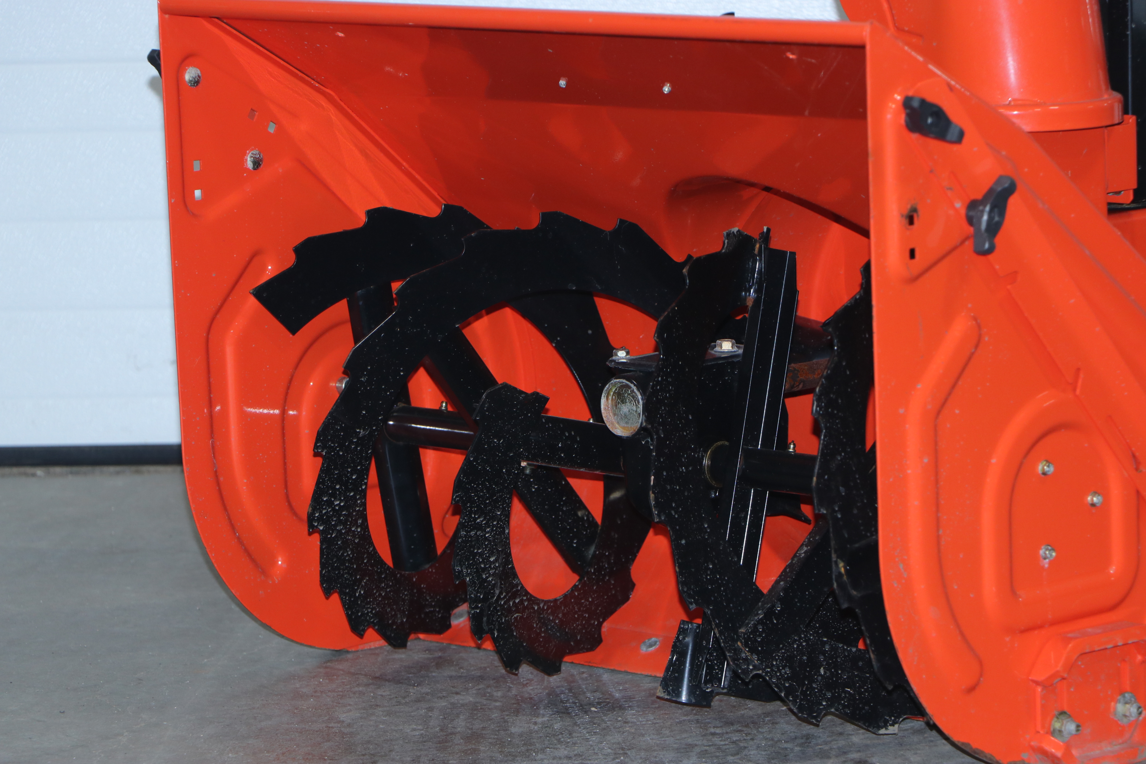 Ariens Professional 32 SnoThro EBTH