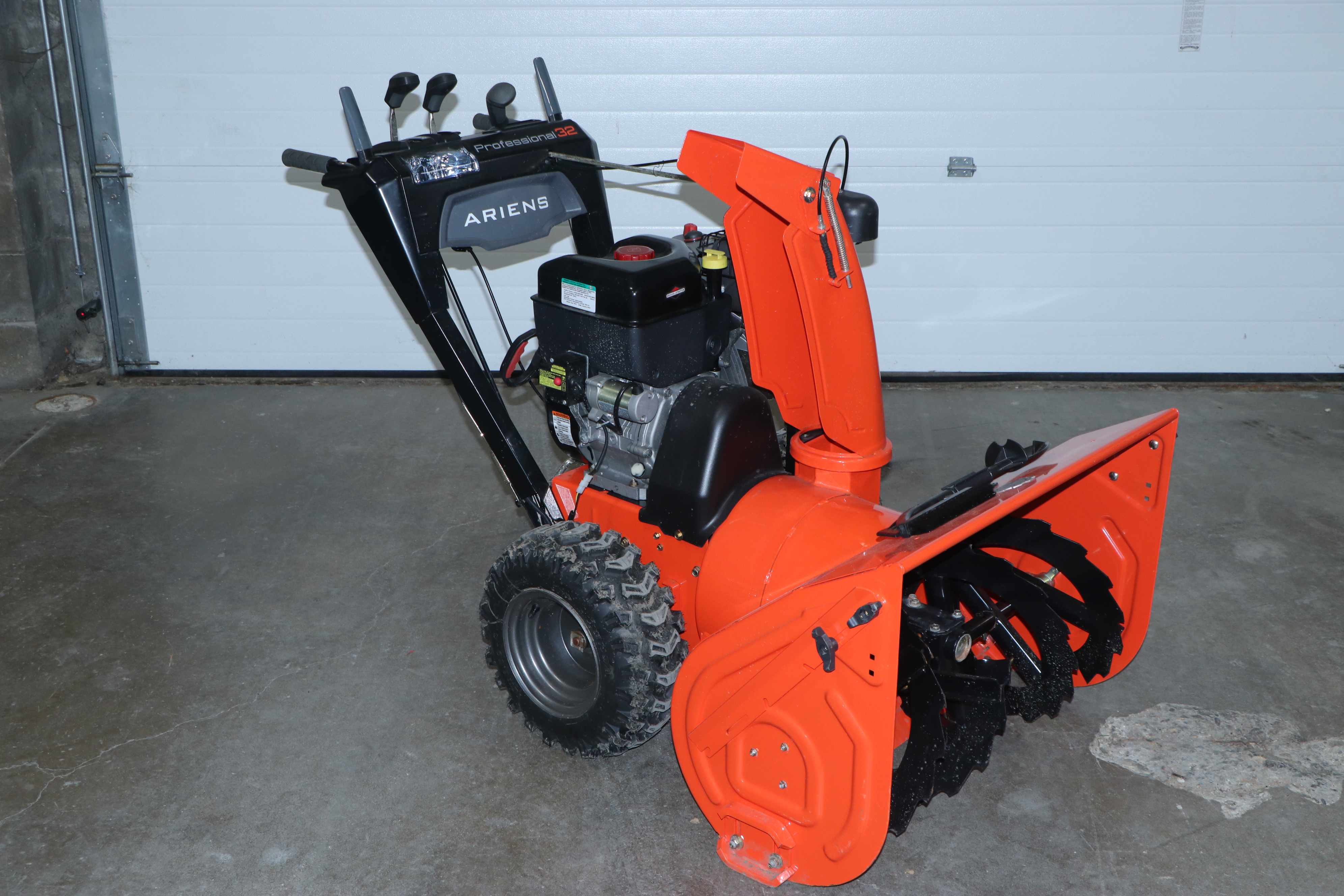 Ariens Professional 32 SnoThro EBTH
