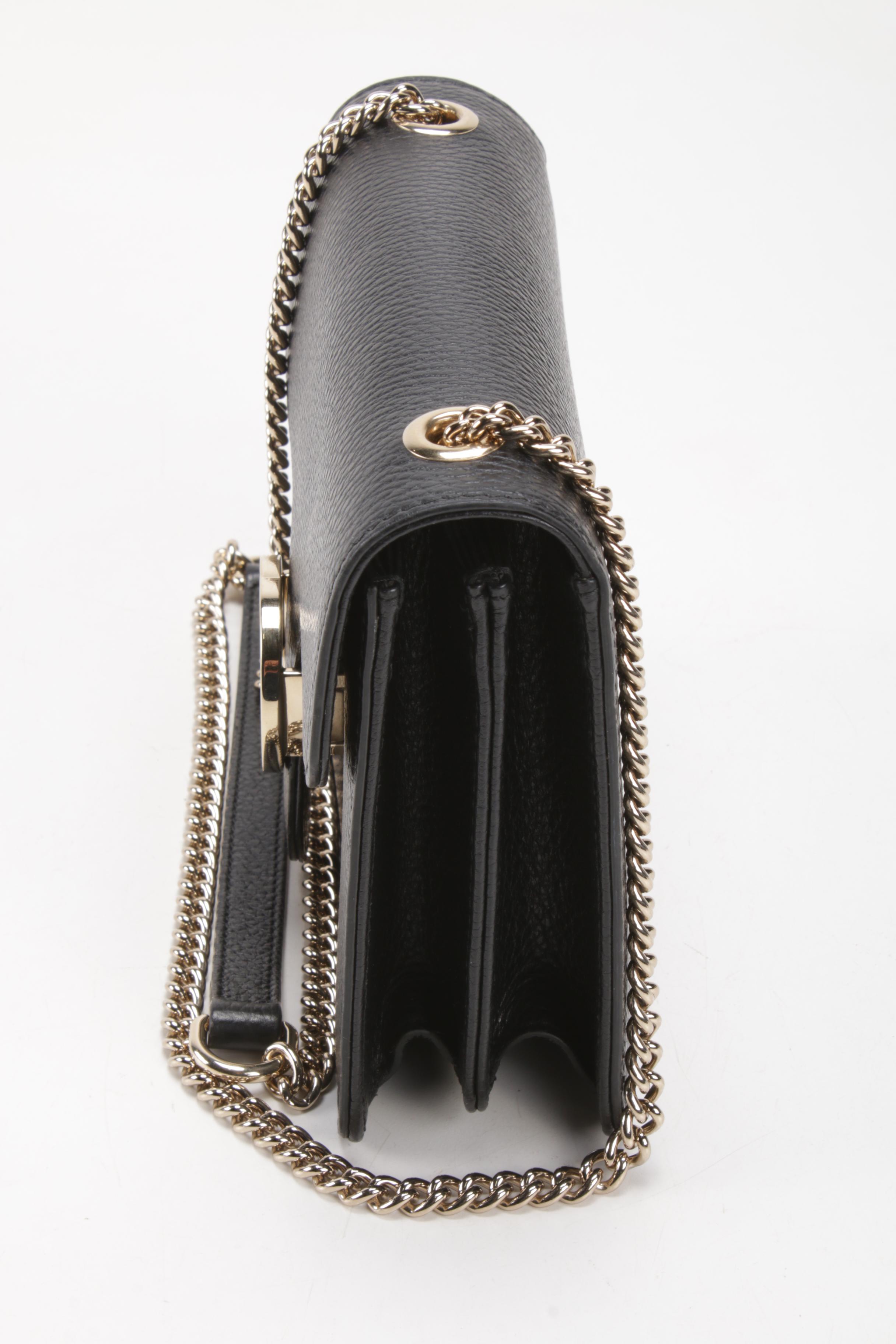 Gucci Marmont Interlocking GG Crossbody Bag in Black Textured Leather