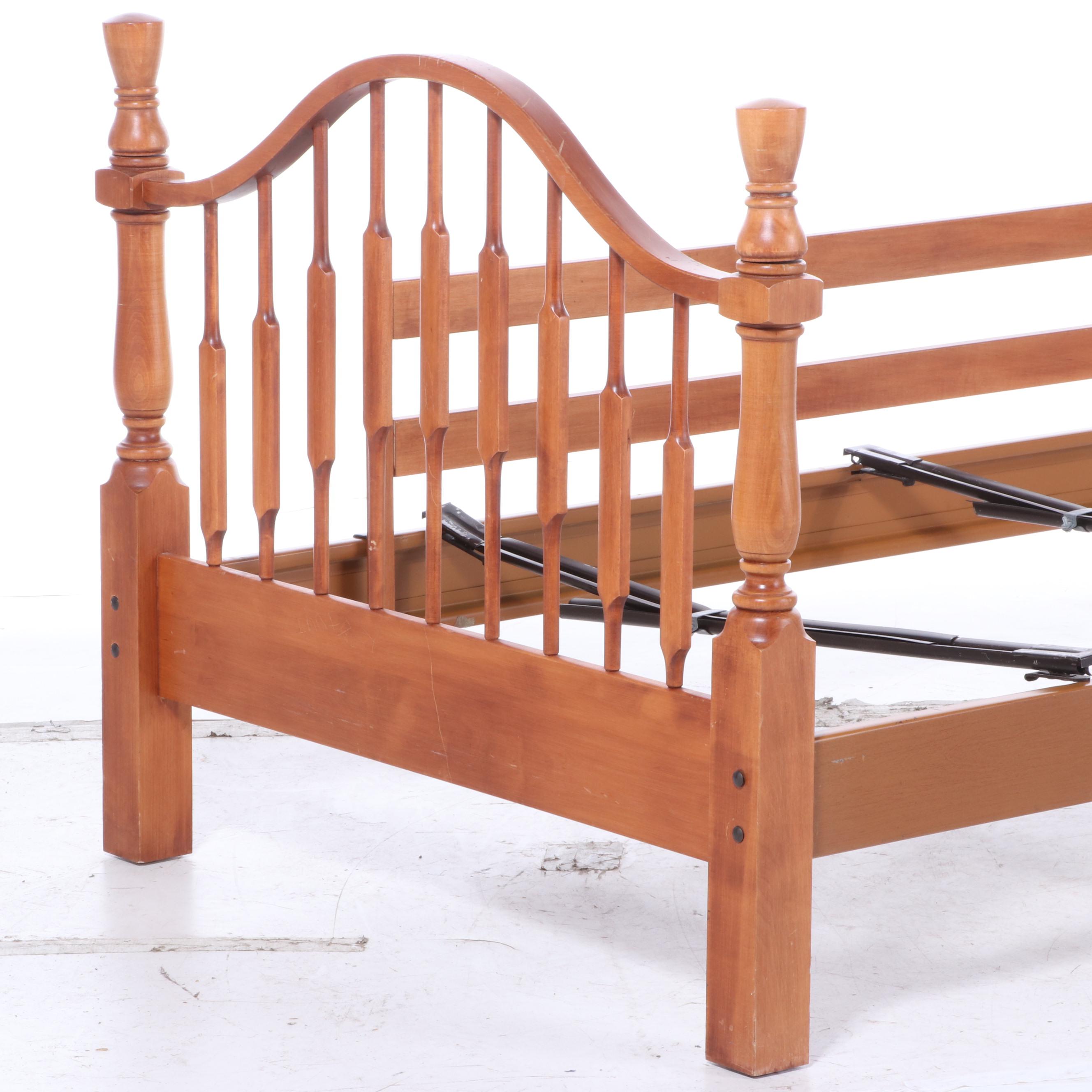 Early American Style Maple TwinSized Bed Frame EBTH