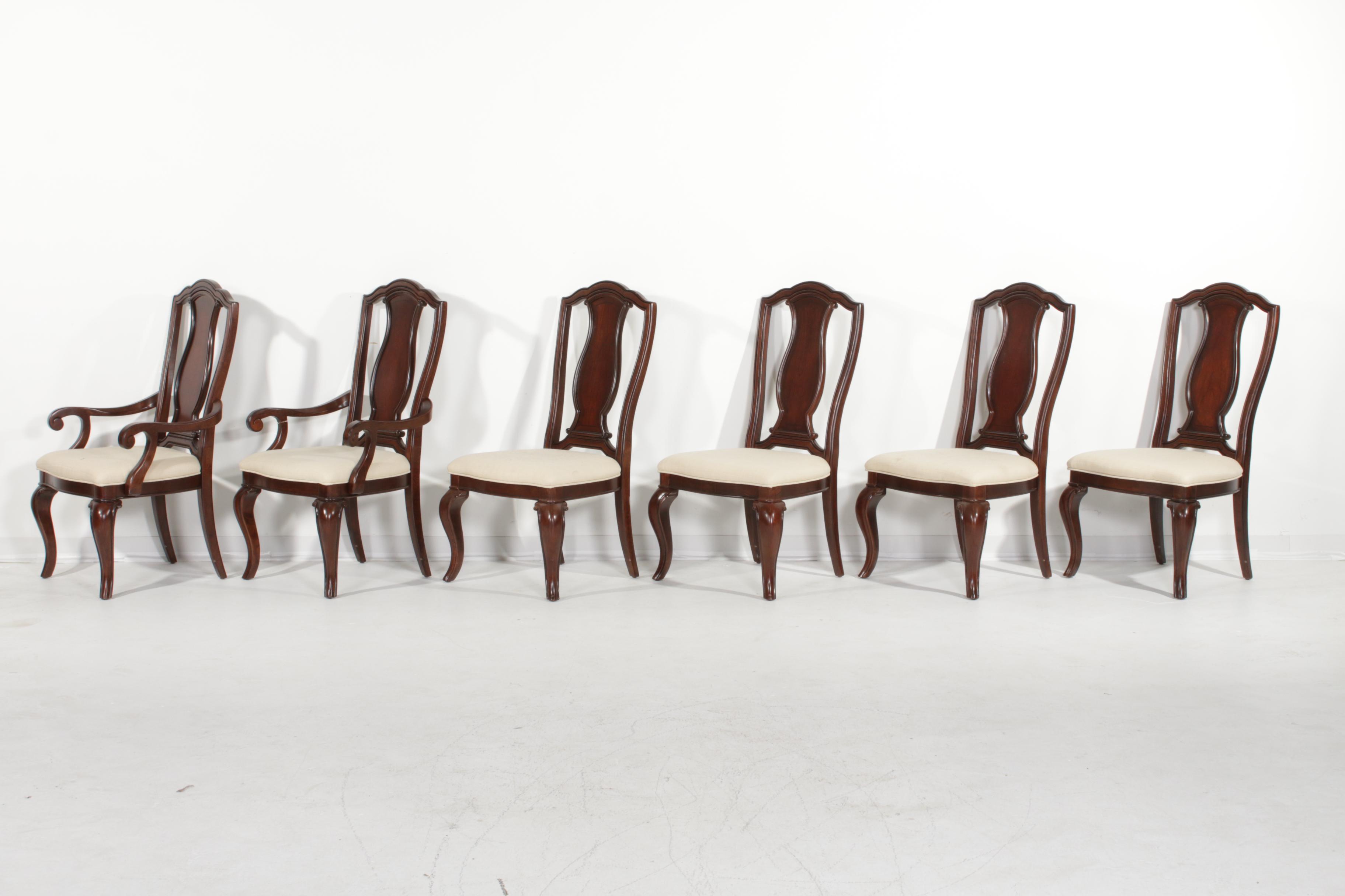 Contemporary Havertys "Villa Sonoma" Round Dining Table with Six Chairs EBTH