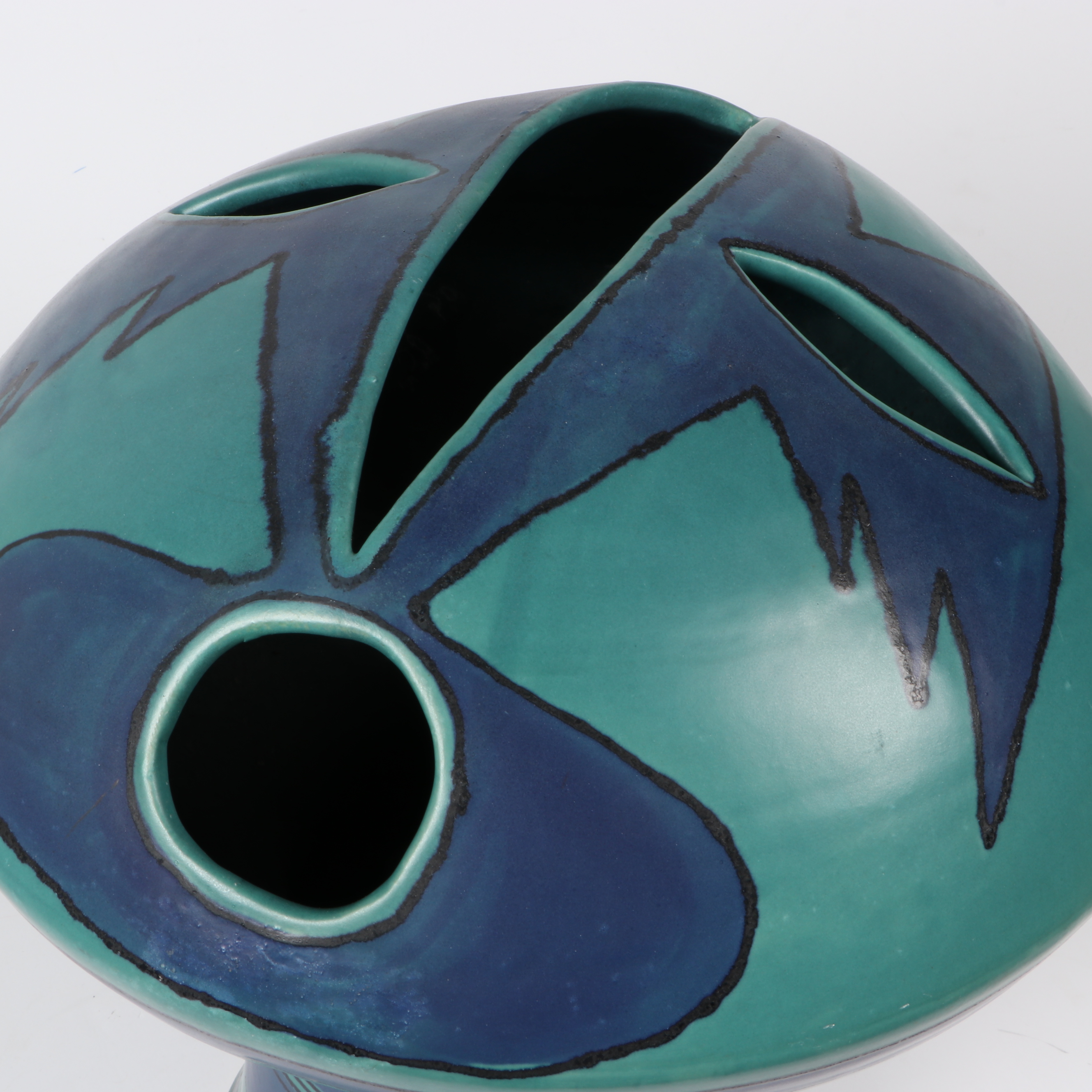 Glidden Pottery Fong Chow Vessel EBTH