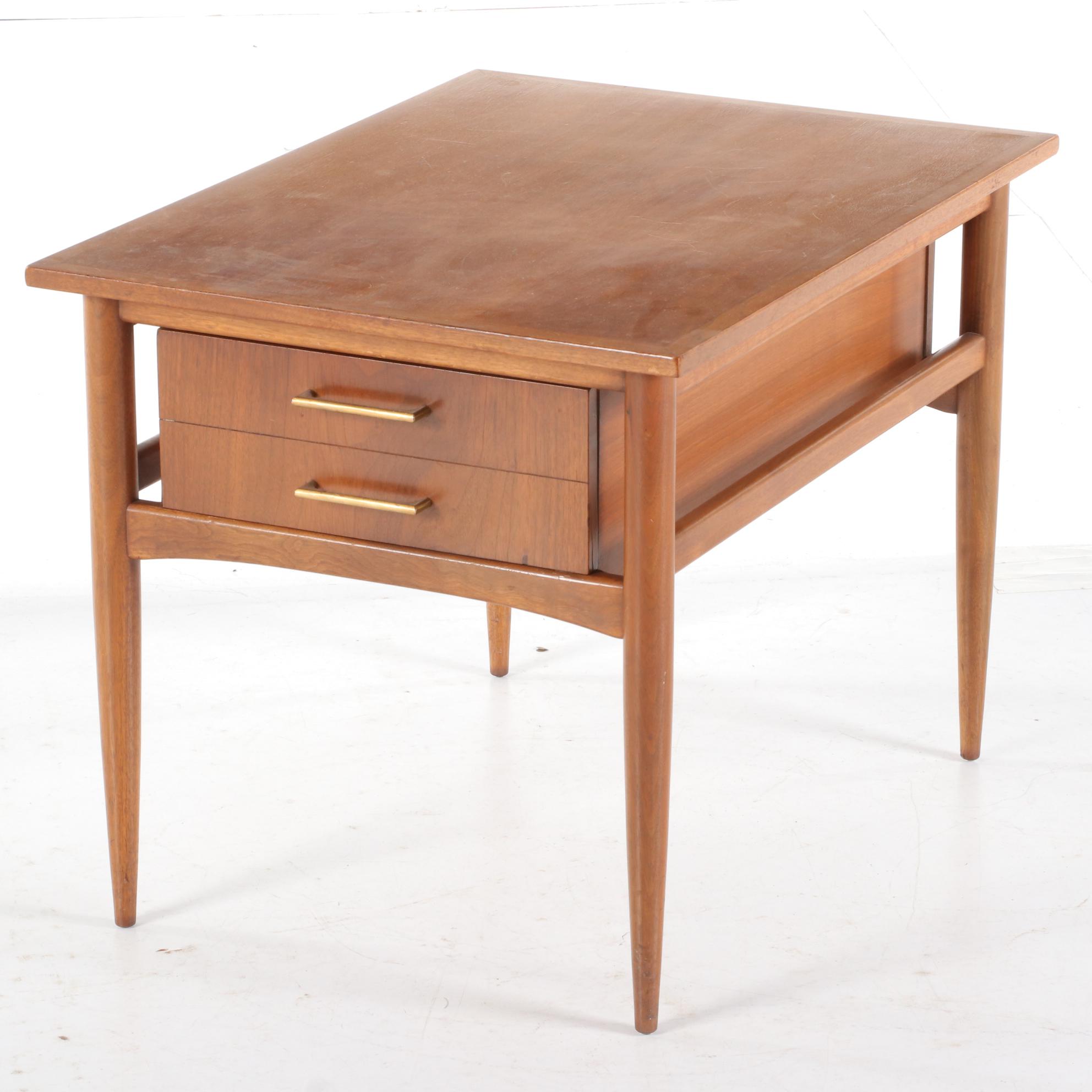 Pair of Hekman Mid Century Modern Walnut Side Tables EBTH