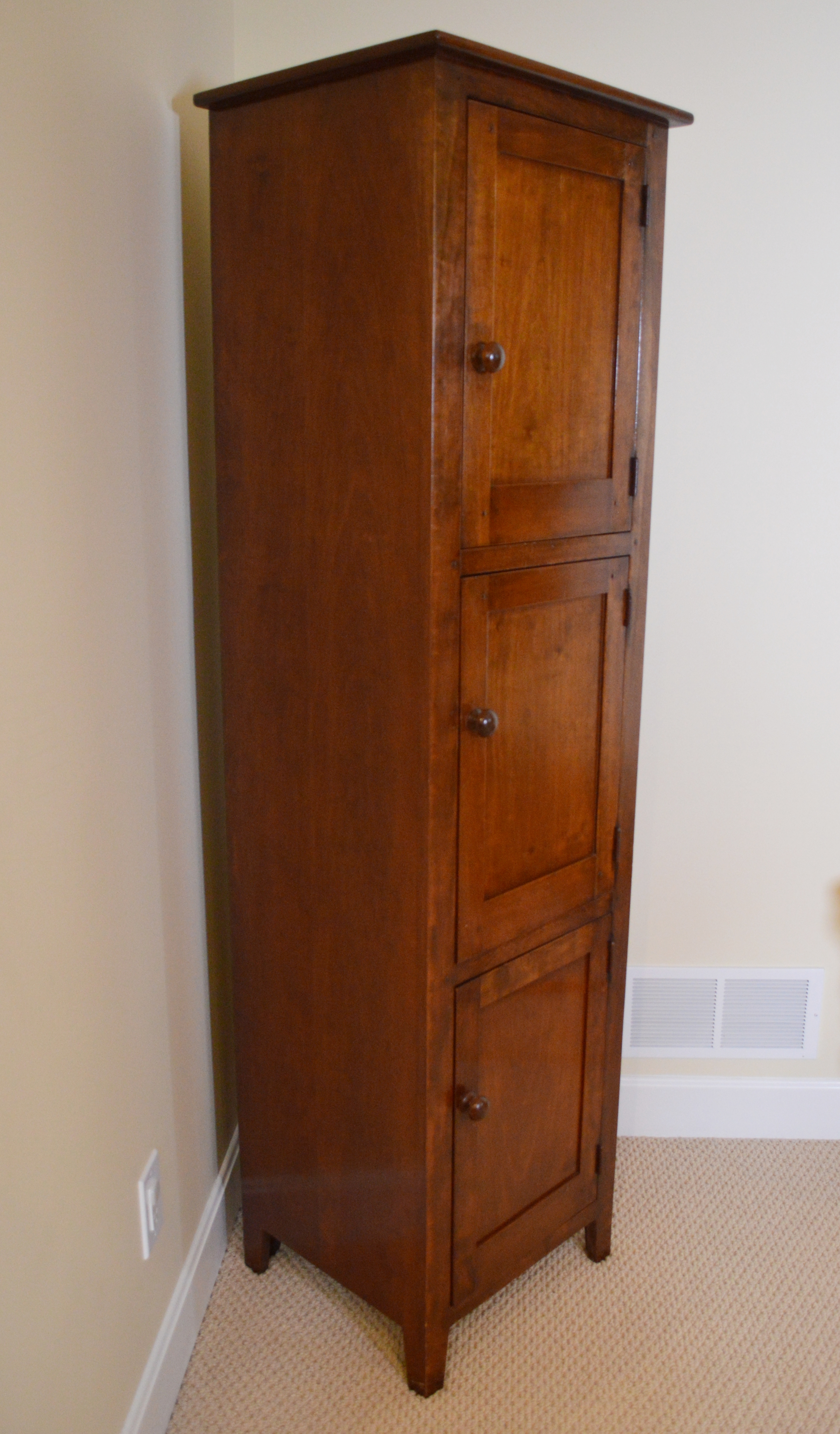 Dark Stained Wood Linen EBTH