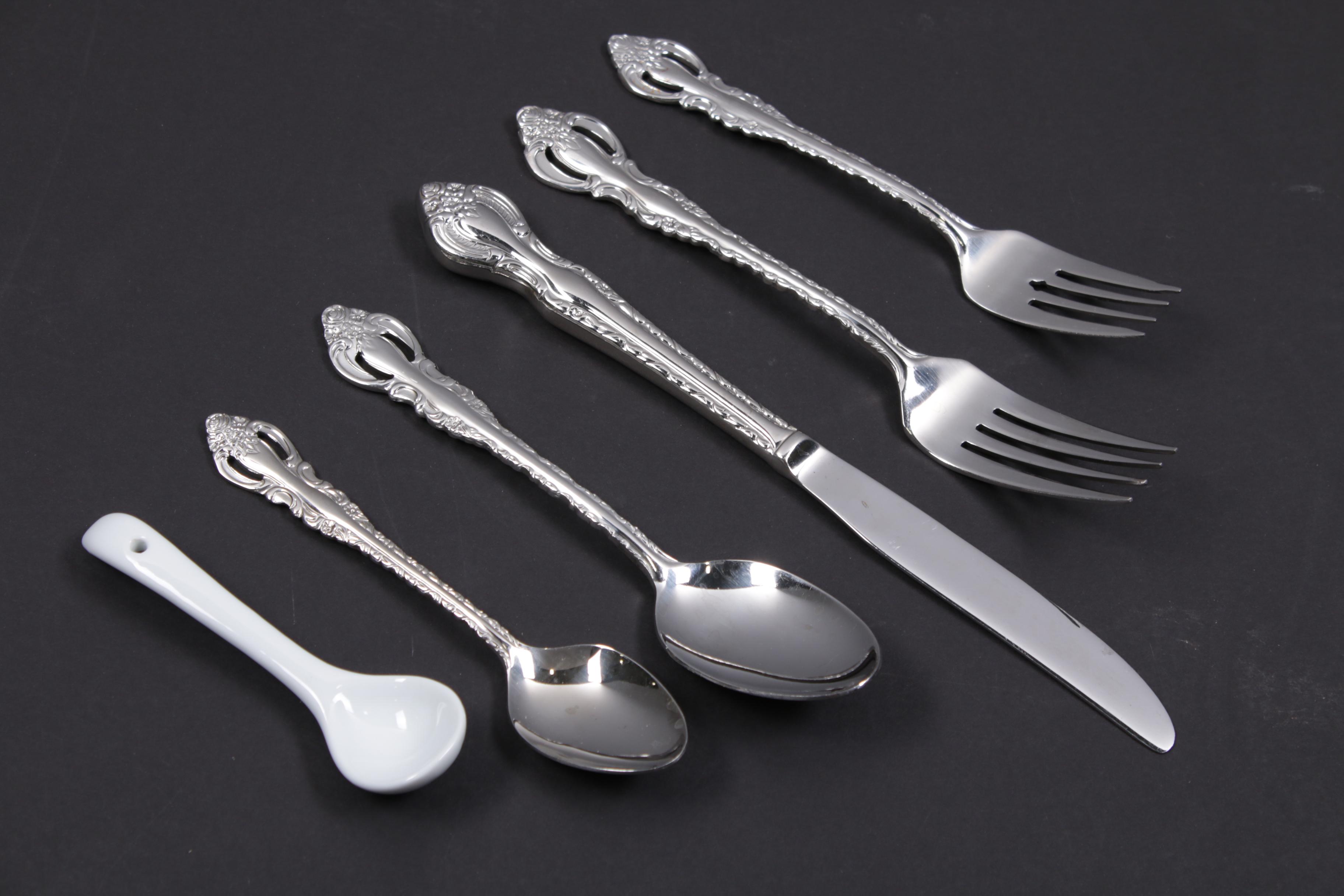 wallace-countess-stainless-steel-18-10-flatware-in-reed-and-barton