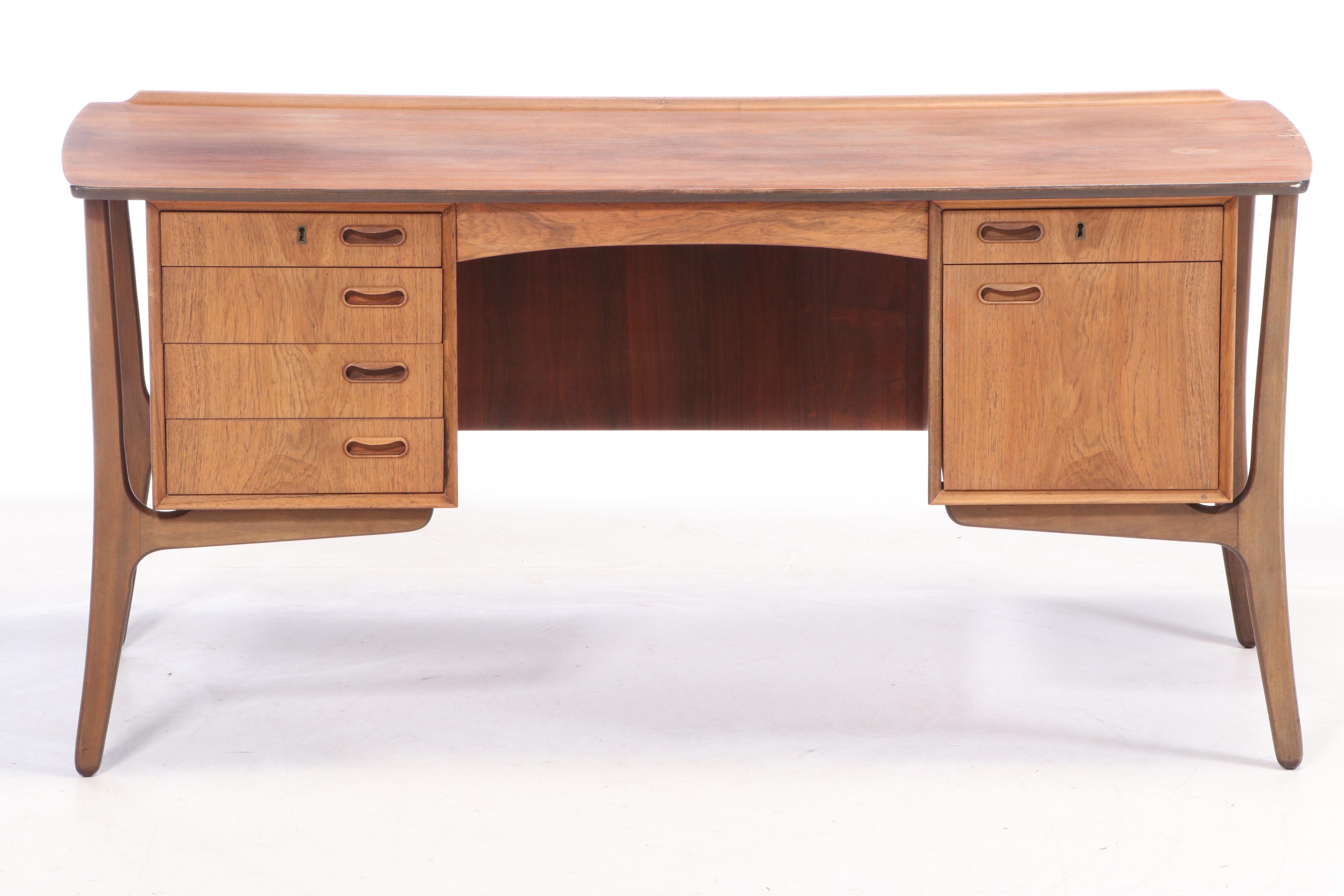 Mid Century Modern Rosewood Desk EBTH