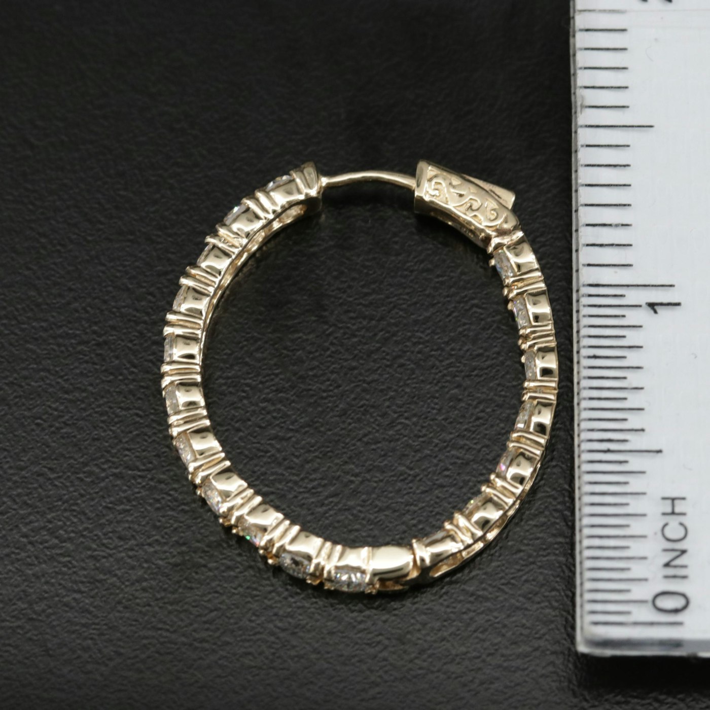 14K Gold 5.30 CTW Diamond Inside Out Oval Hoop Earrings | EBTH