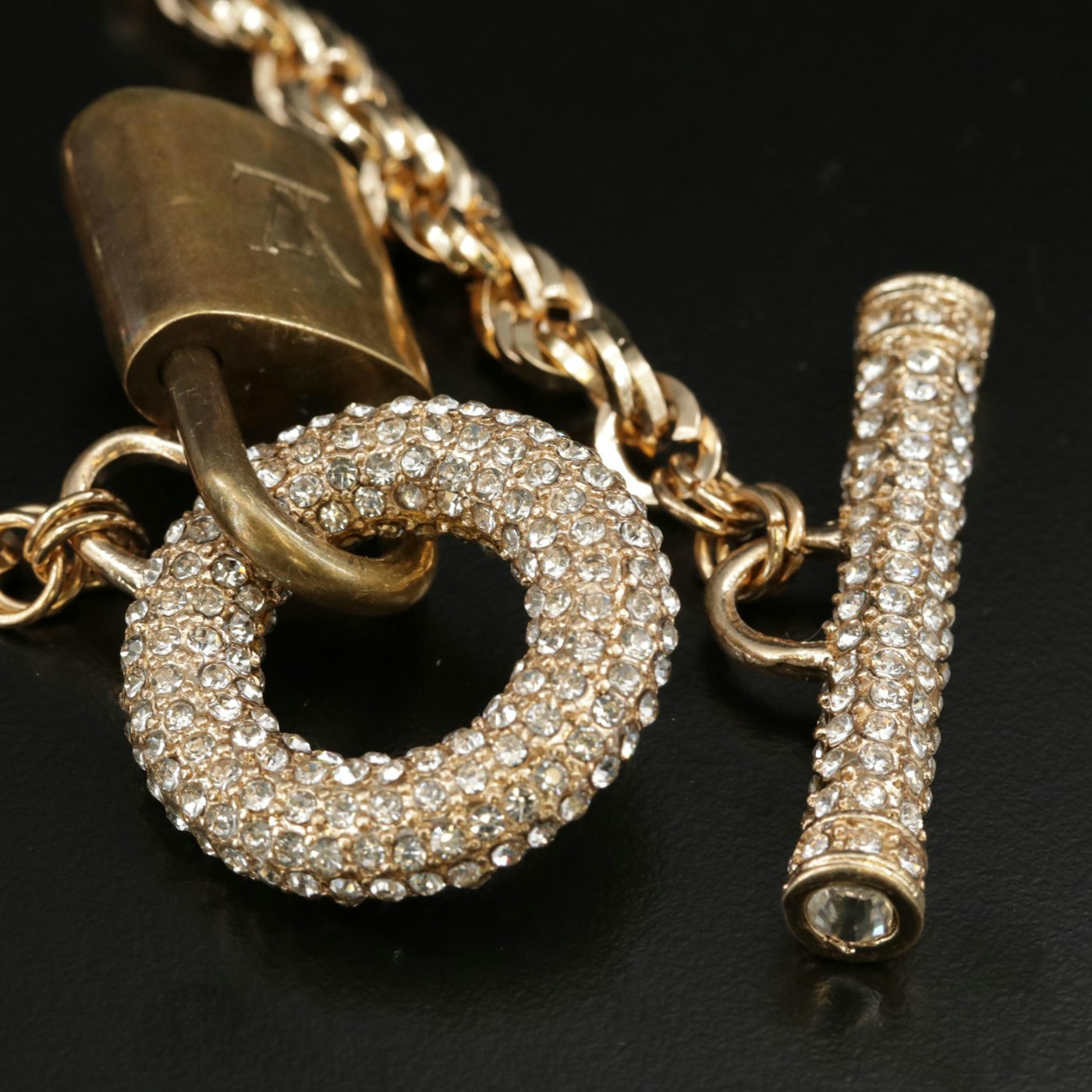 louis vuitton diamond lock necklace