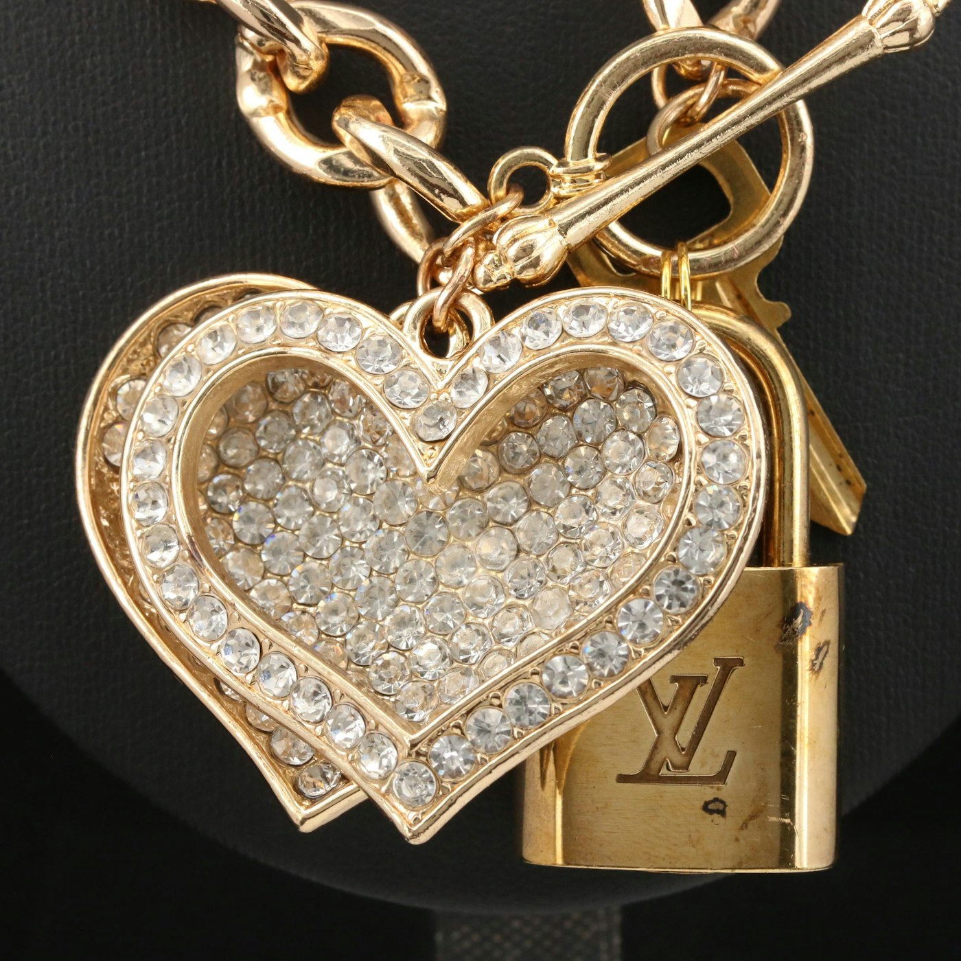 Louis Vuitton Monogram Vernis Heart Bag Charm Key Chain Holder Pink at  1stDibs