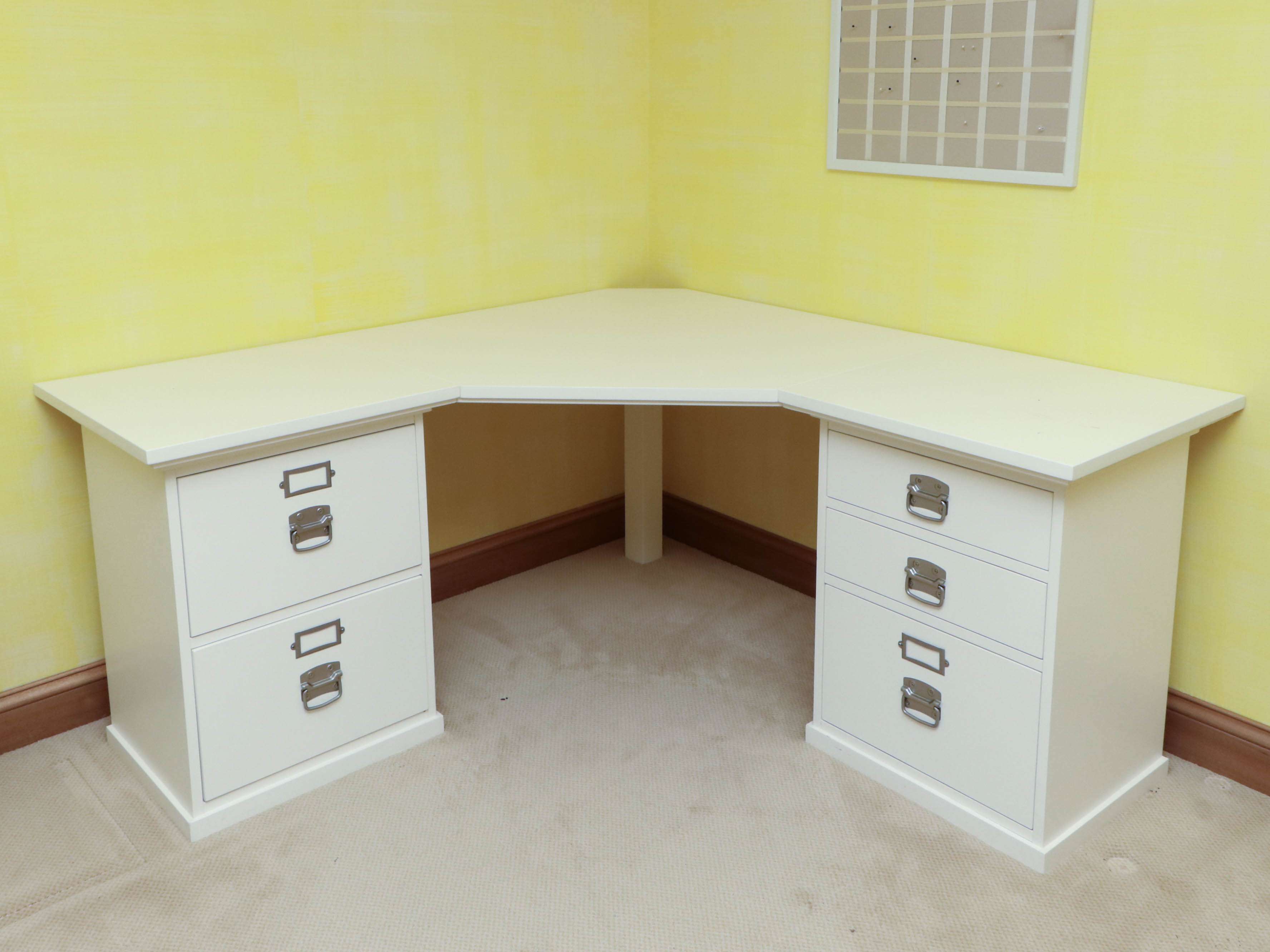 Pottery Barn "Bedford" Corner Desk with Swivel Chair EBTH