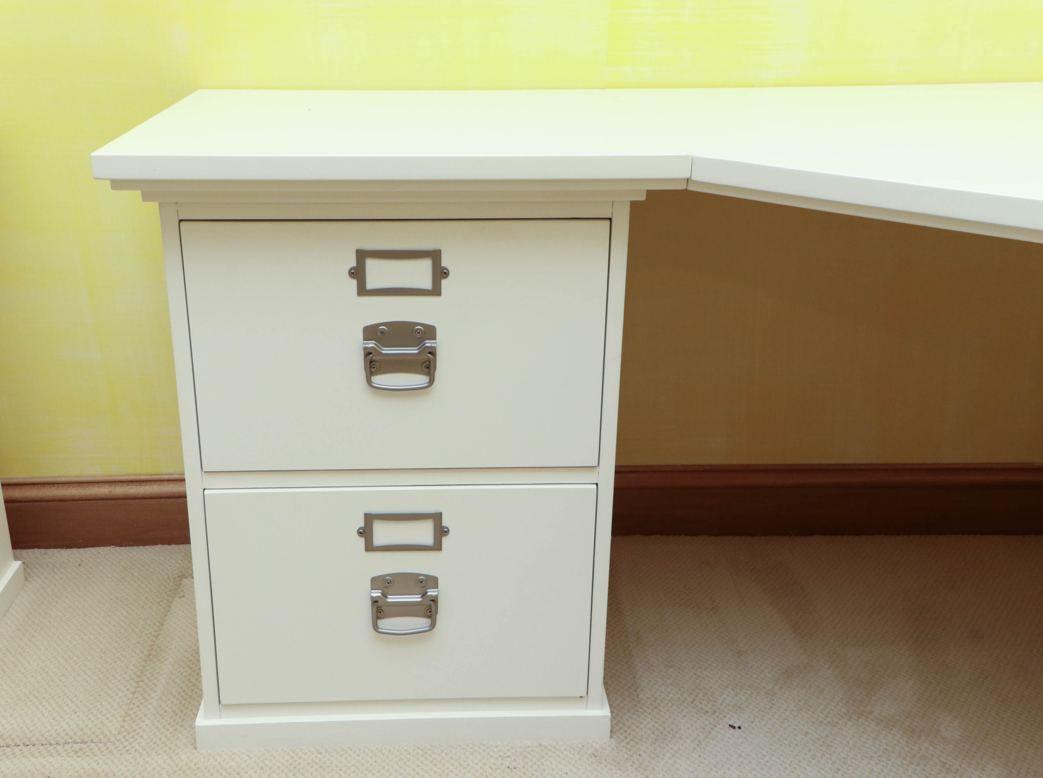 Pottery Barn "Bedford" Corner Desk with Swivel Chair EBTH