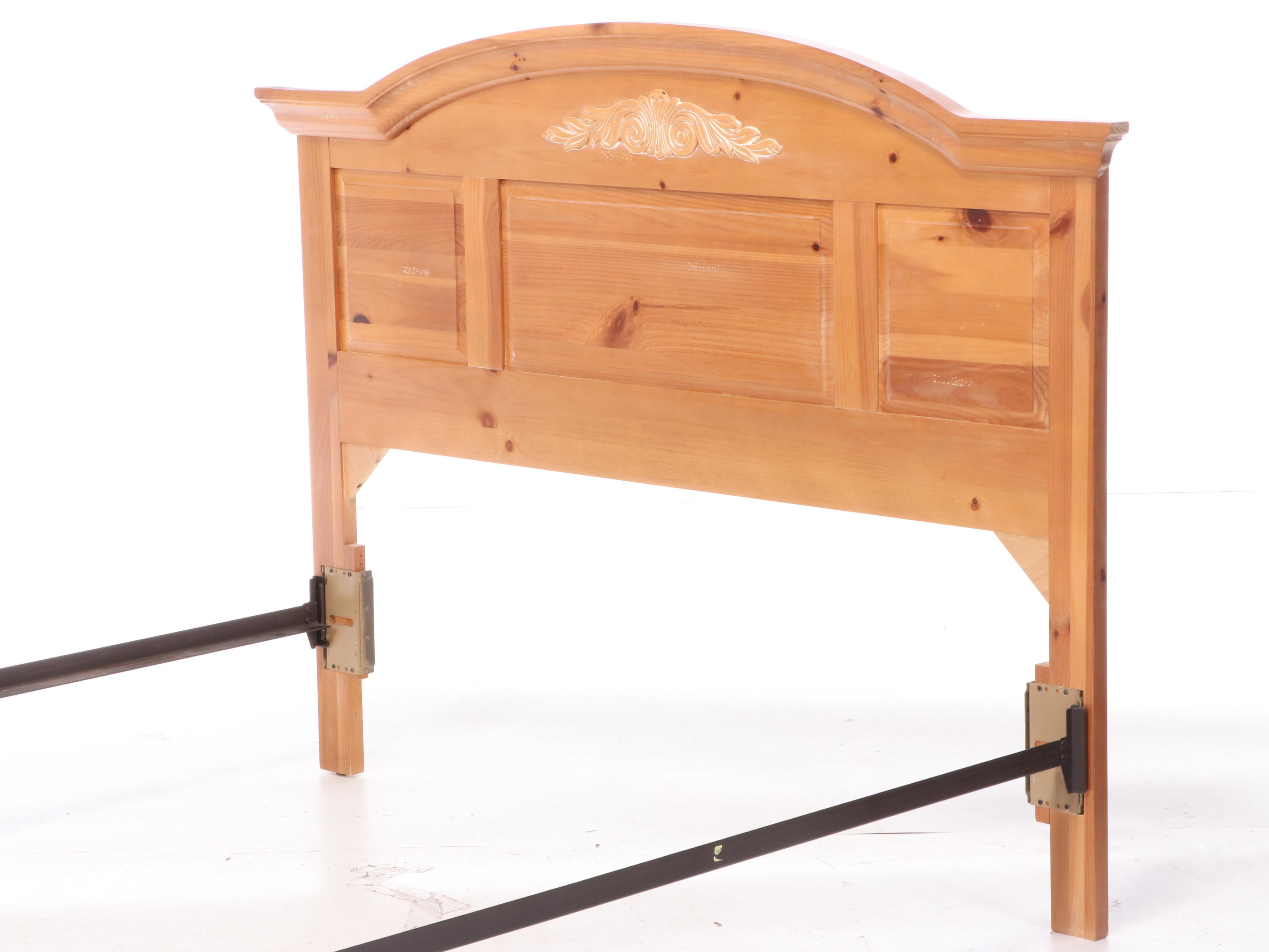 Broyhill Paneled Pine Queen Bed Frame EBTH