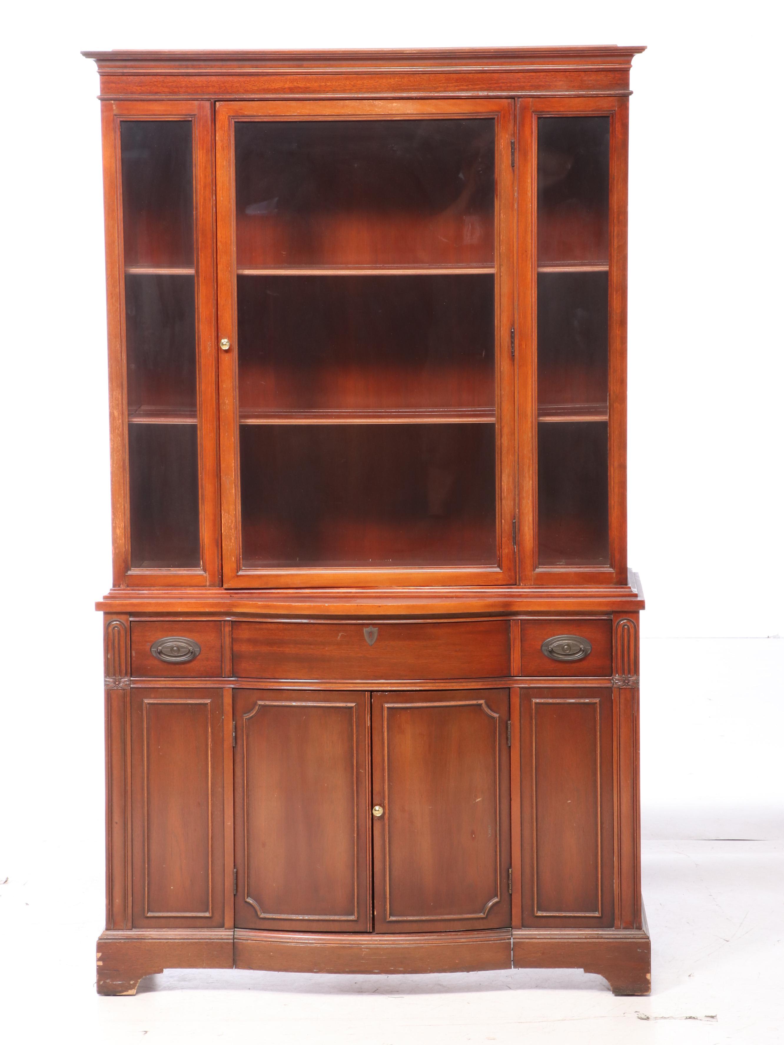 Bernhardt Furniture Duncan Phyfe Style Mahogany China Cabinet | EBTH
