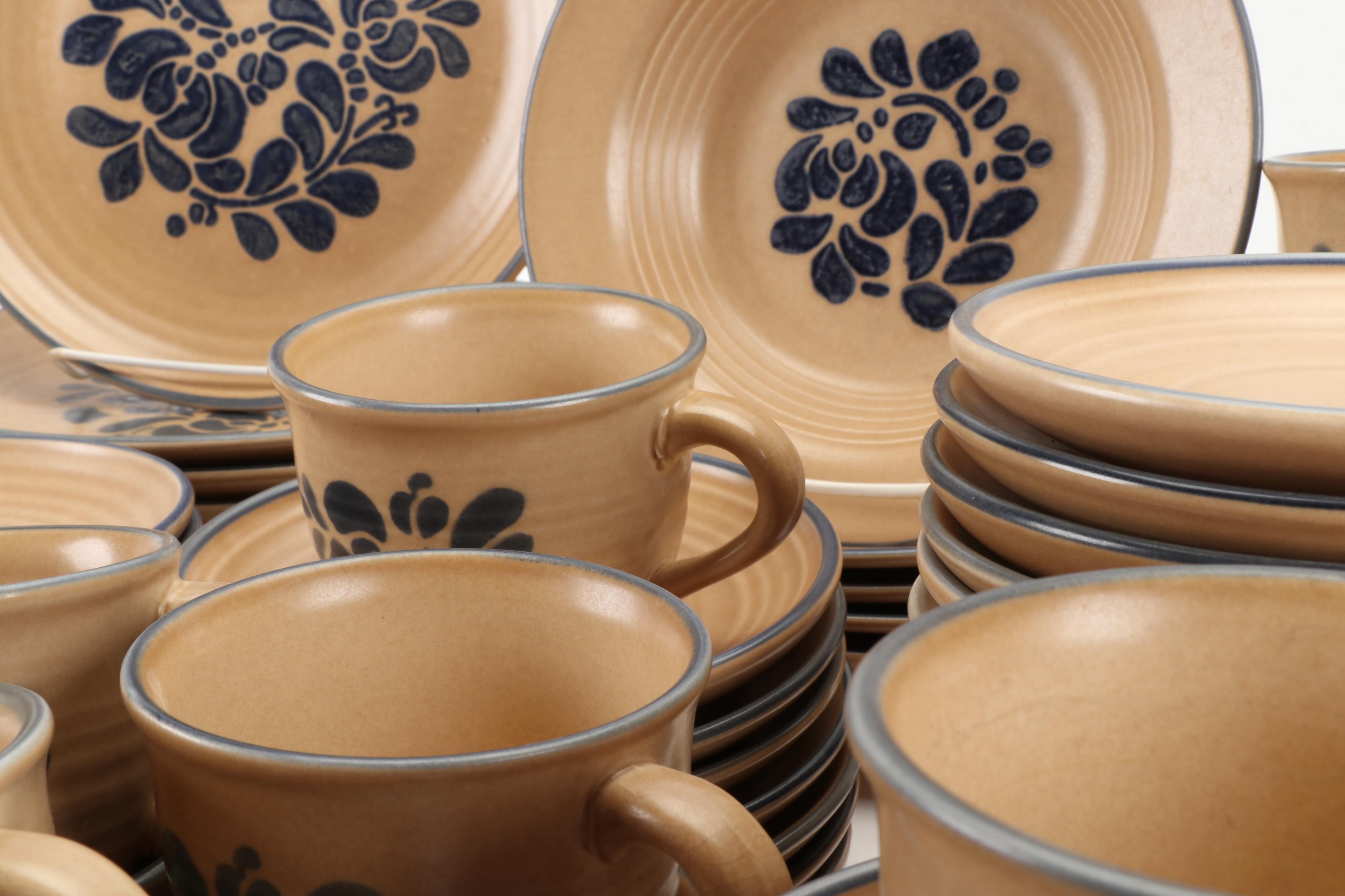 Pfaltzgraff "Folk Art" Dinnerware, Late 20th Century | EBTH