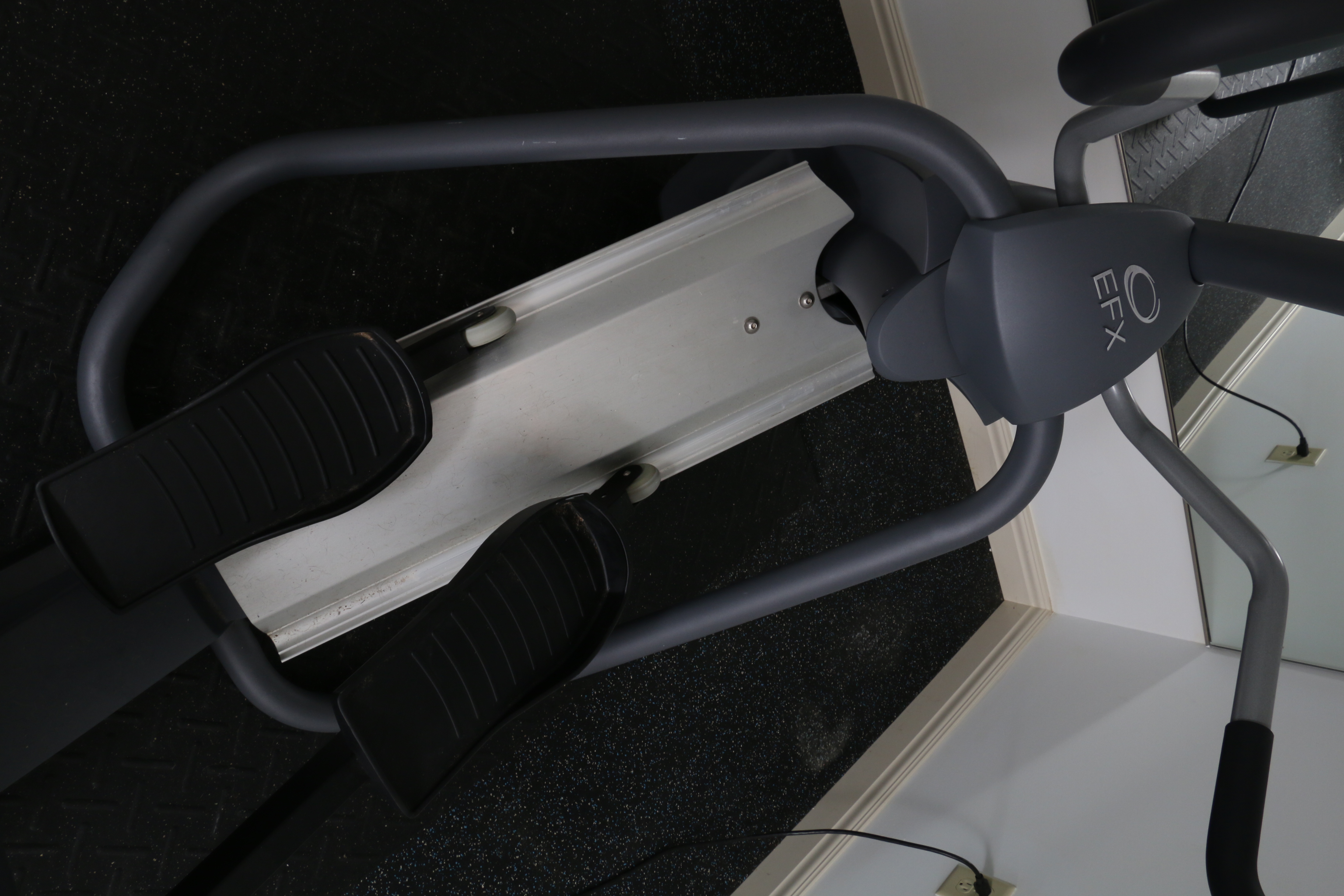 Precor EFX 5.23 Elliptical Trainer | EBTH