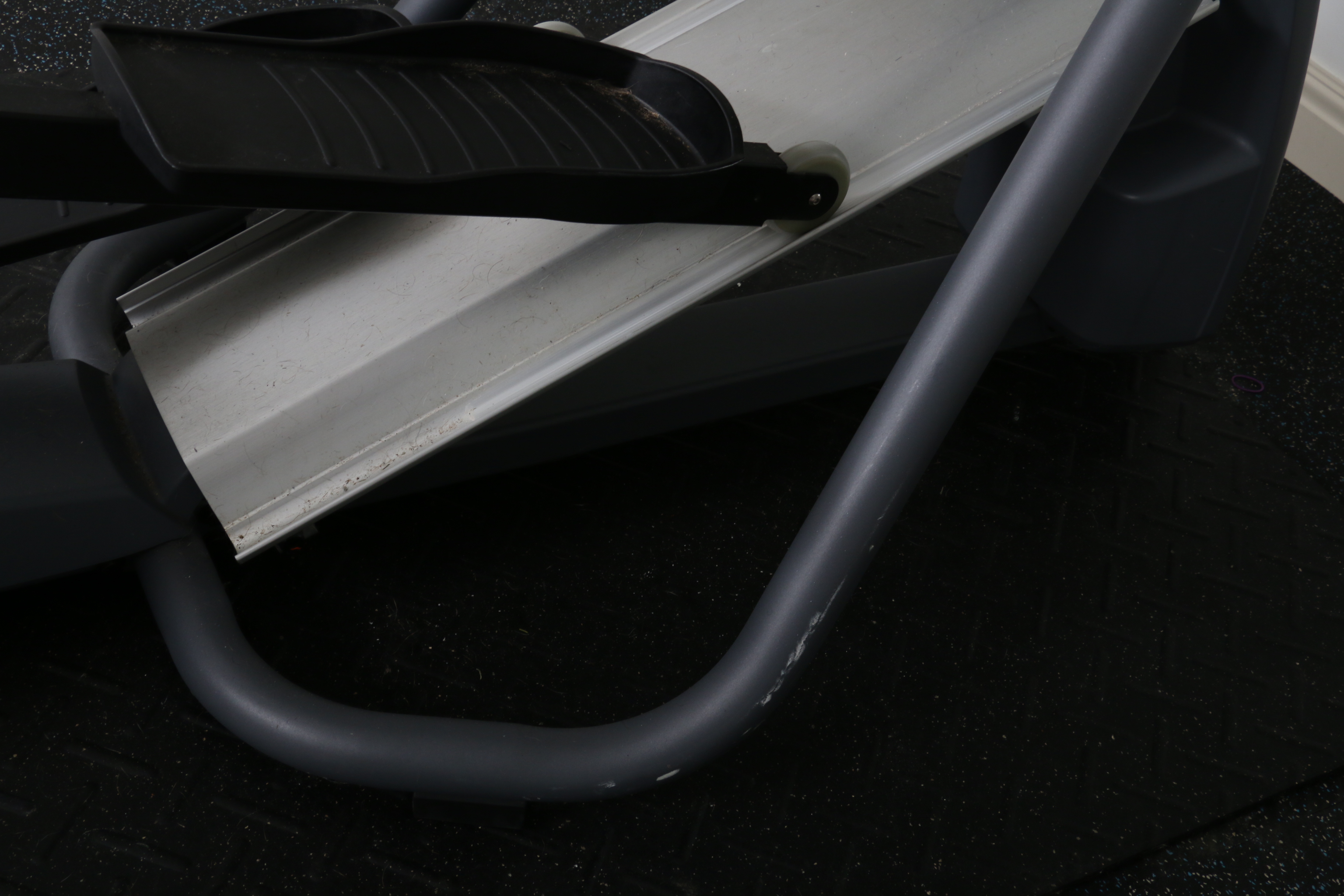 Precor EFX 5.23 Elliptical Trainer EBTH