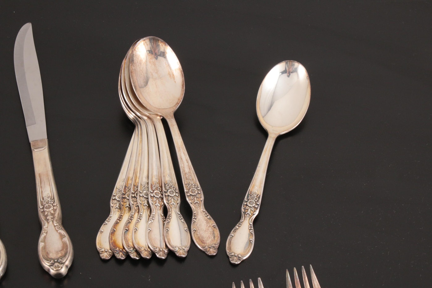 William Rogers And Son Victorian Rose Silver Plate Flatware In Case