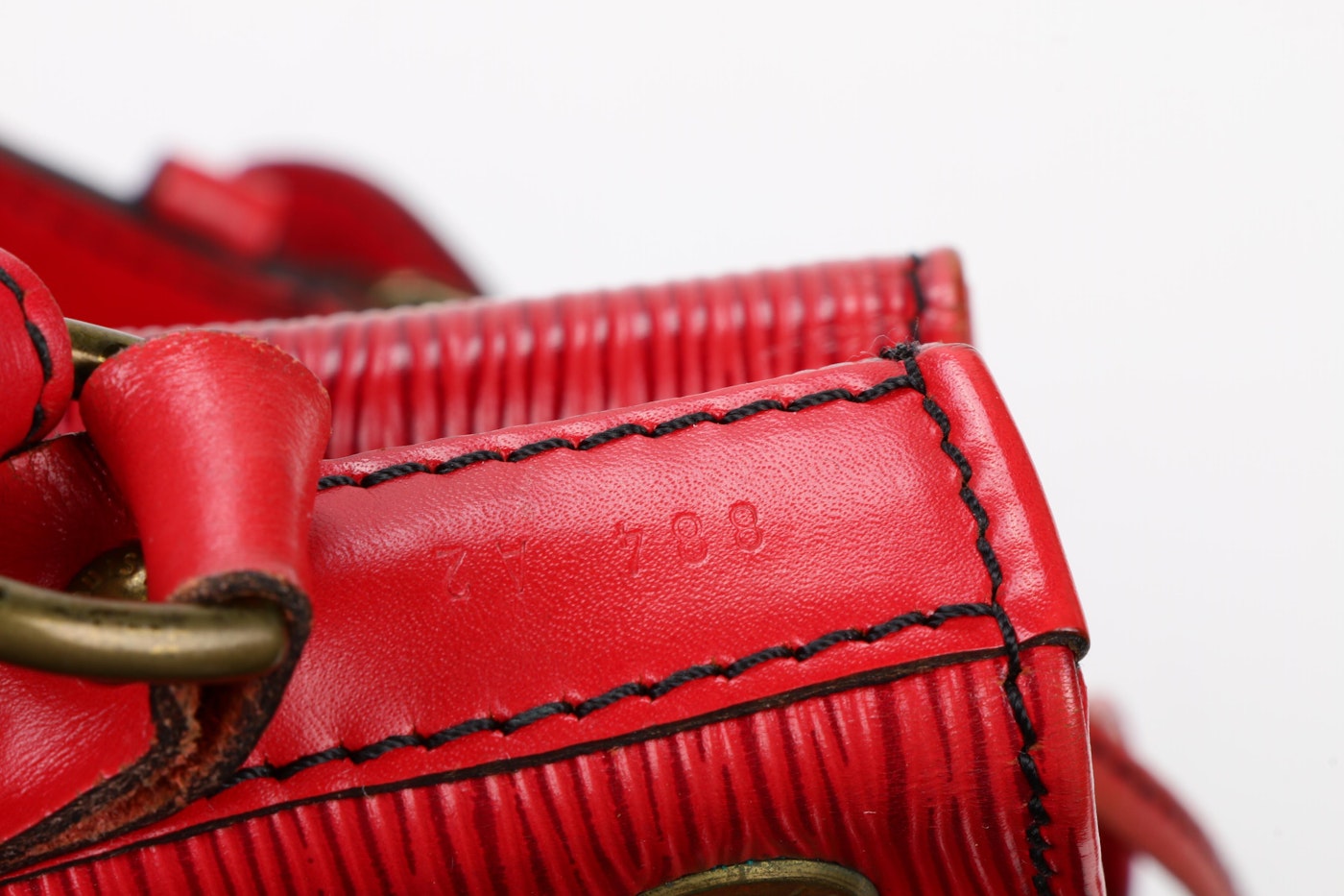 Louis Vuitton Black and Red Epi Noe Bi colour Bucket Shoulder Bag at  1stDibs