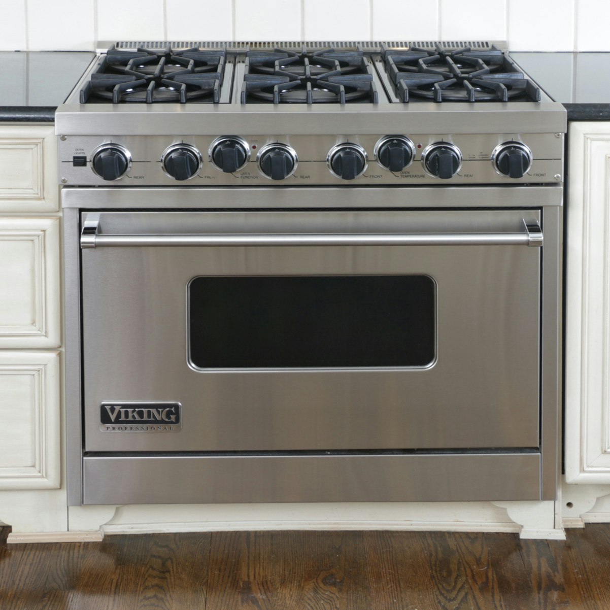 Viking 36" Professional 6-Burner Gas Stainless Steel Range | EBTH
